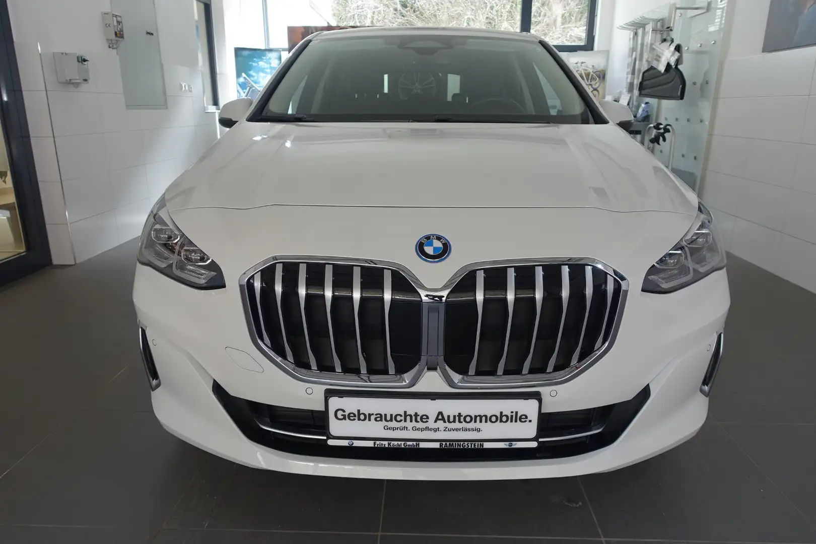 BMW 225 e xDrive Weiß - 2