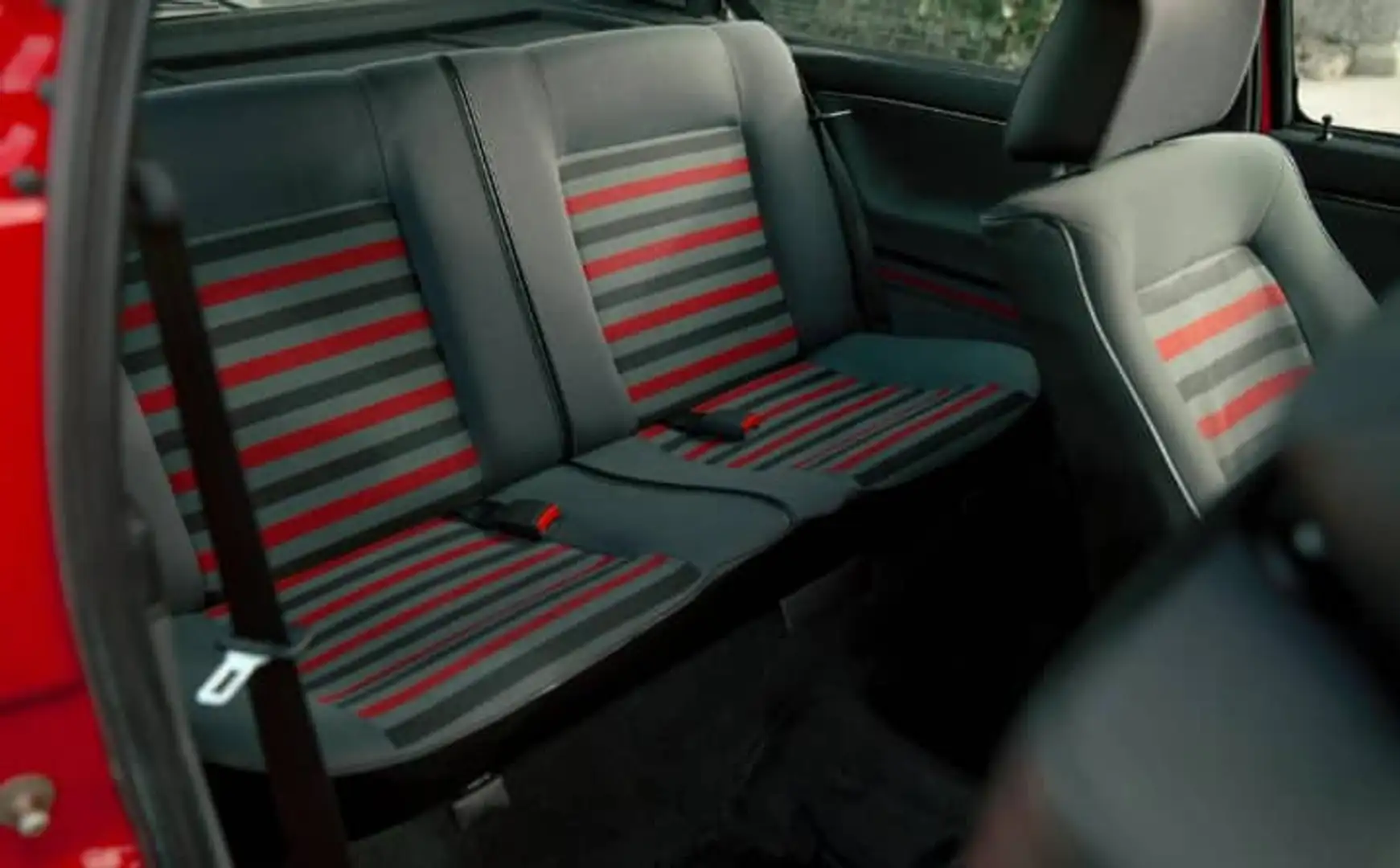 Volkswagen Golf GTI 16 Rouge - 1