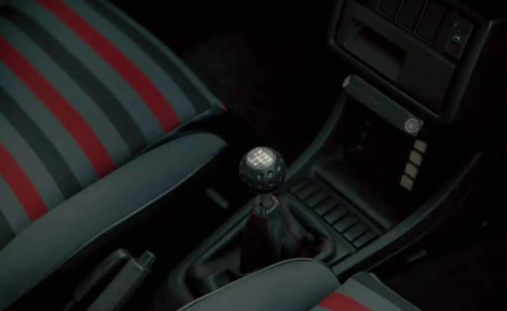 Volkswagen Golf GTI 16 Rouge - 2