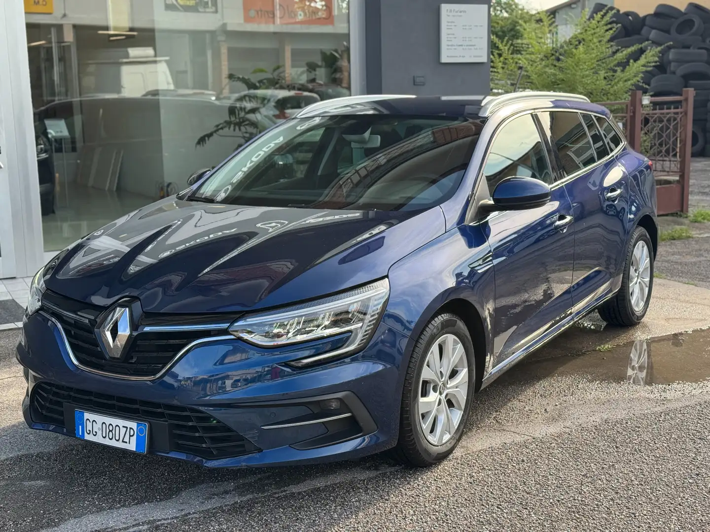 Renault Megane Megane IV  Sporter 1.5 blue dci 115cv edc Bleu - 1