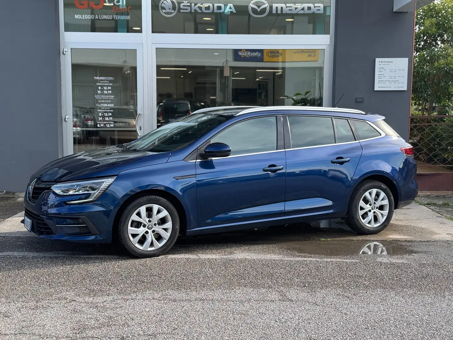 Renault Megane Megane IV  Sporter 1.5 blue dci 115cv edc Bleu - 2
