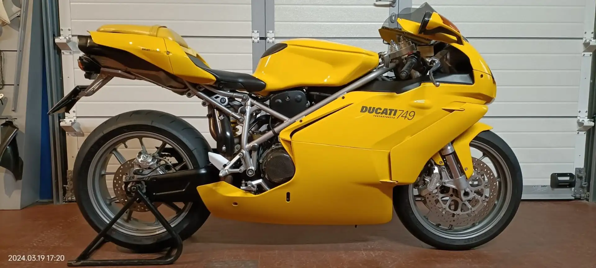 Ducati 749 žuta - 1