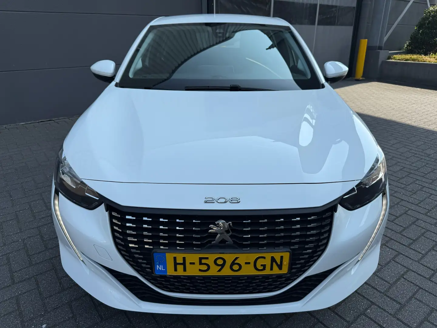Peugeot 208 1.2 PureTech Signature*CAR PLAYE*NAVI*CRUISE*AIRCO Wit - 2