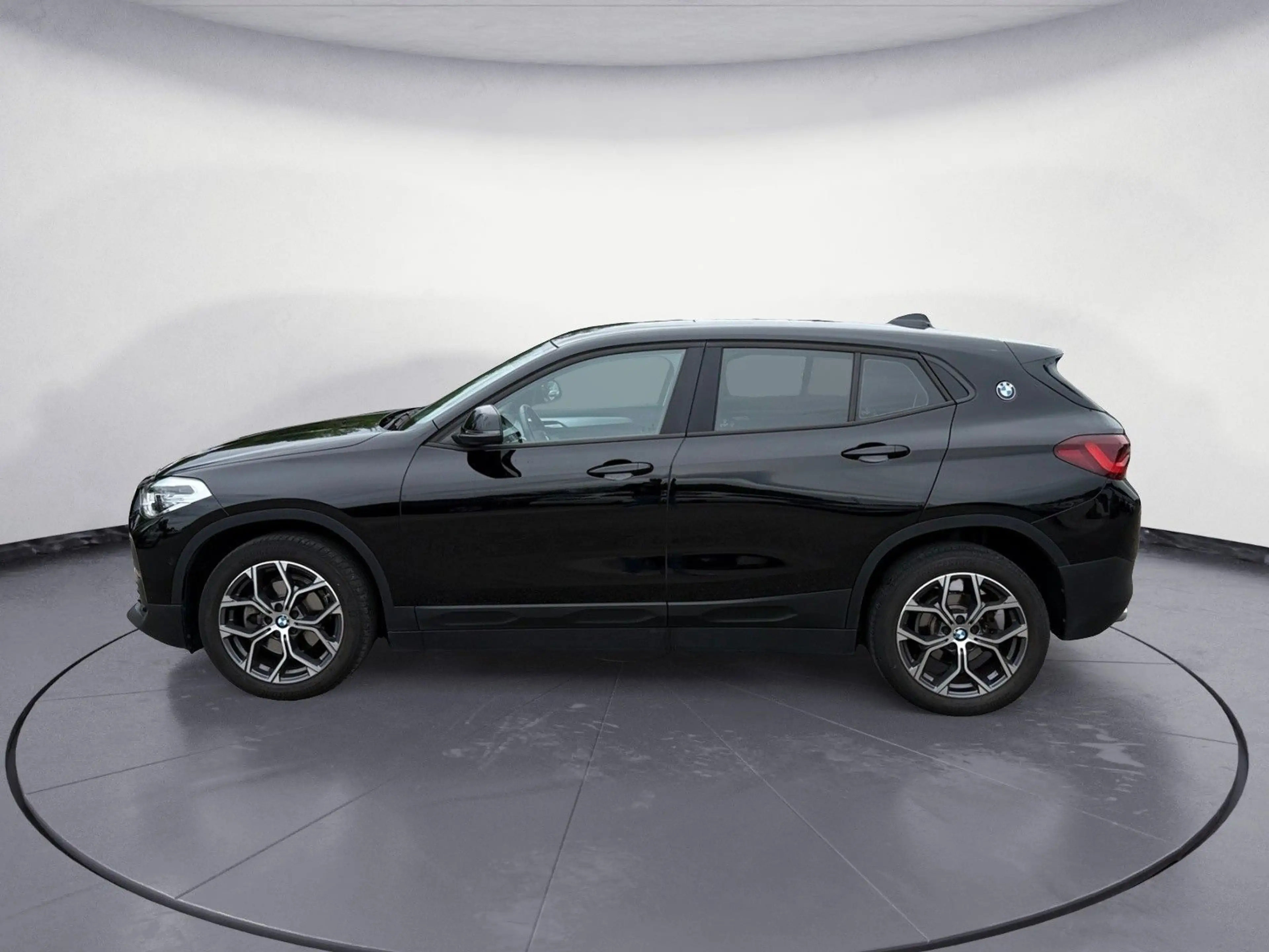 BMW X2 sDrive18i Advantage Navi Klimaaut. PDC HIFI — photo 4