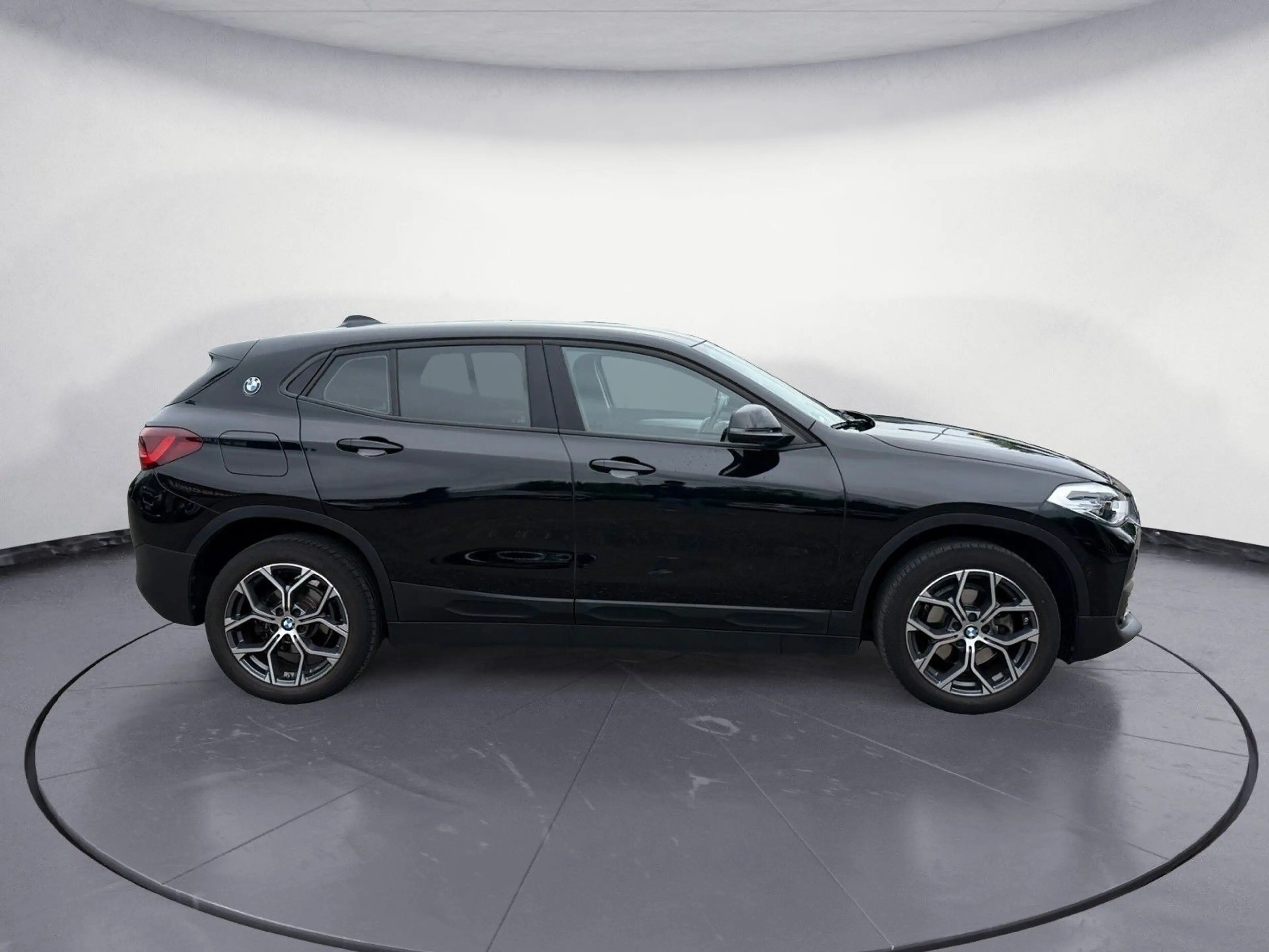 BMW X2 sDrive18i Advantage Navi Klimaaut. PDC HIFI — photo 7