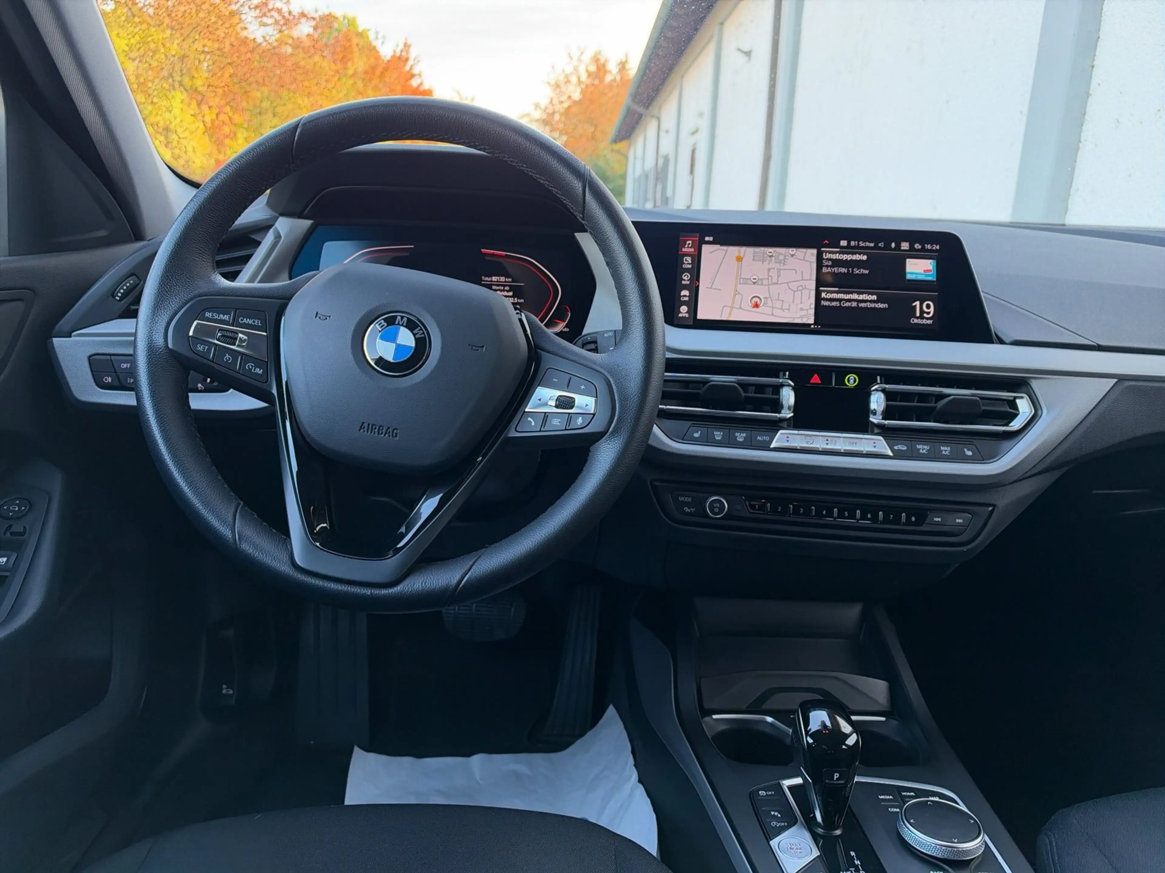 BMW 118 i Hatch — photo 5