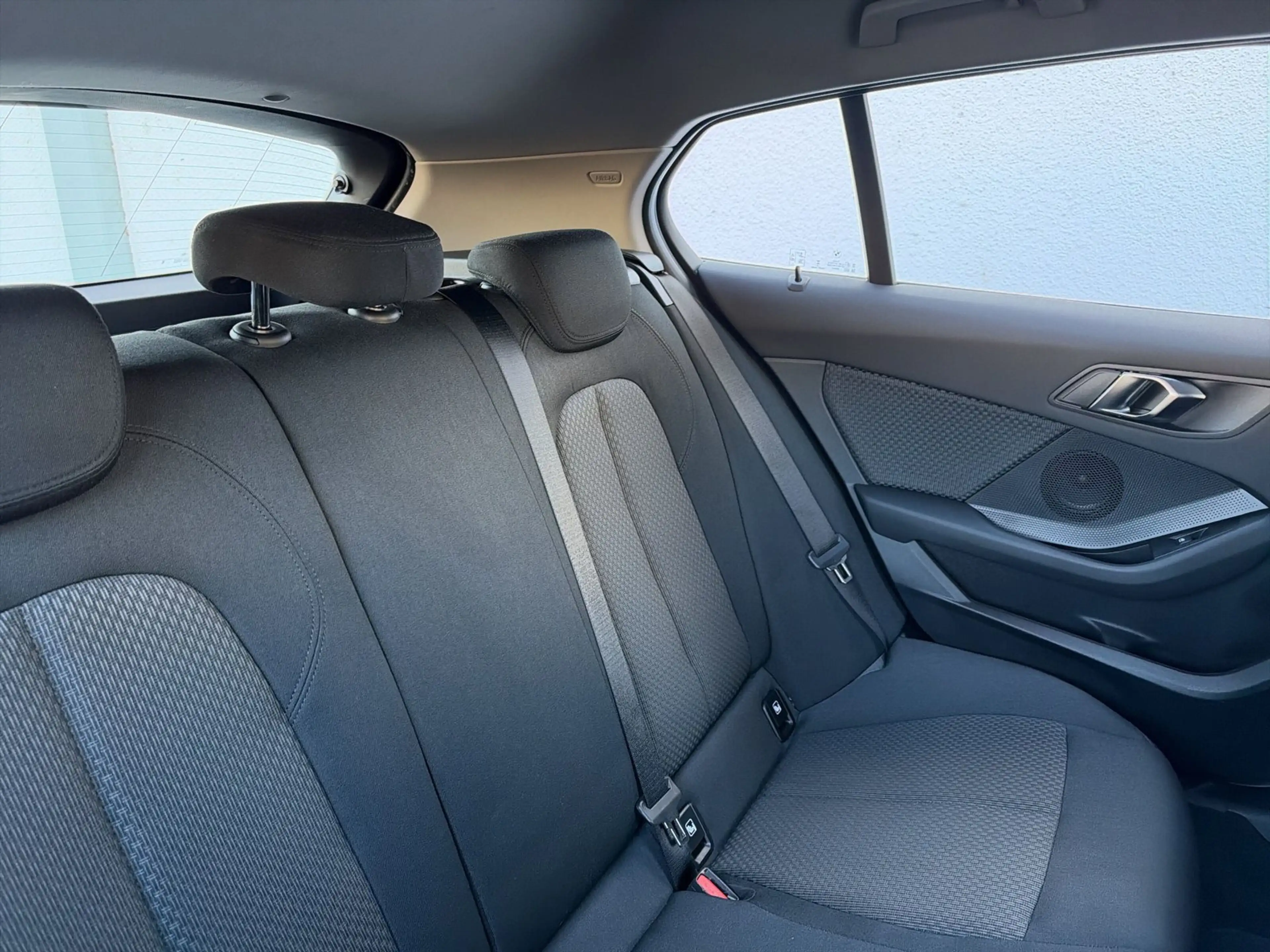 BMW 118 i Hatch — photo 10