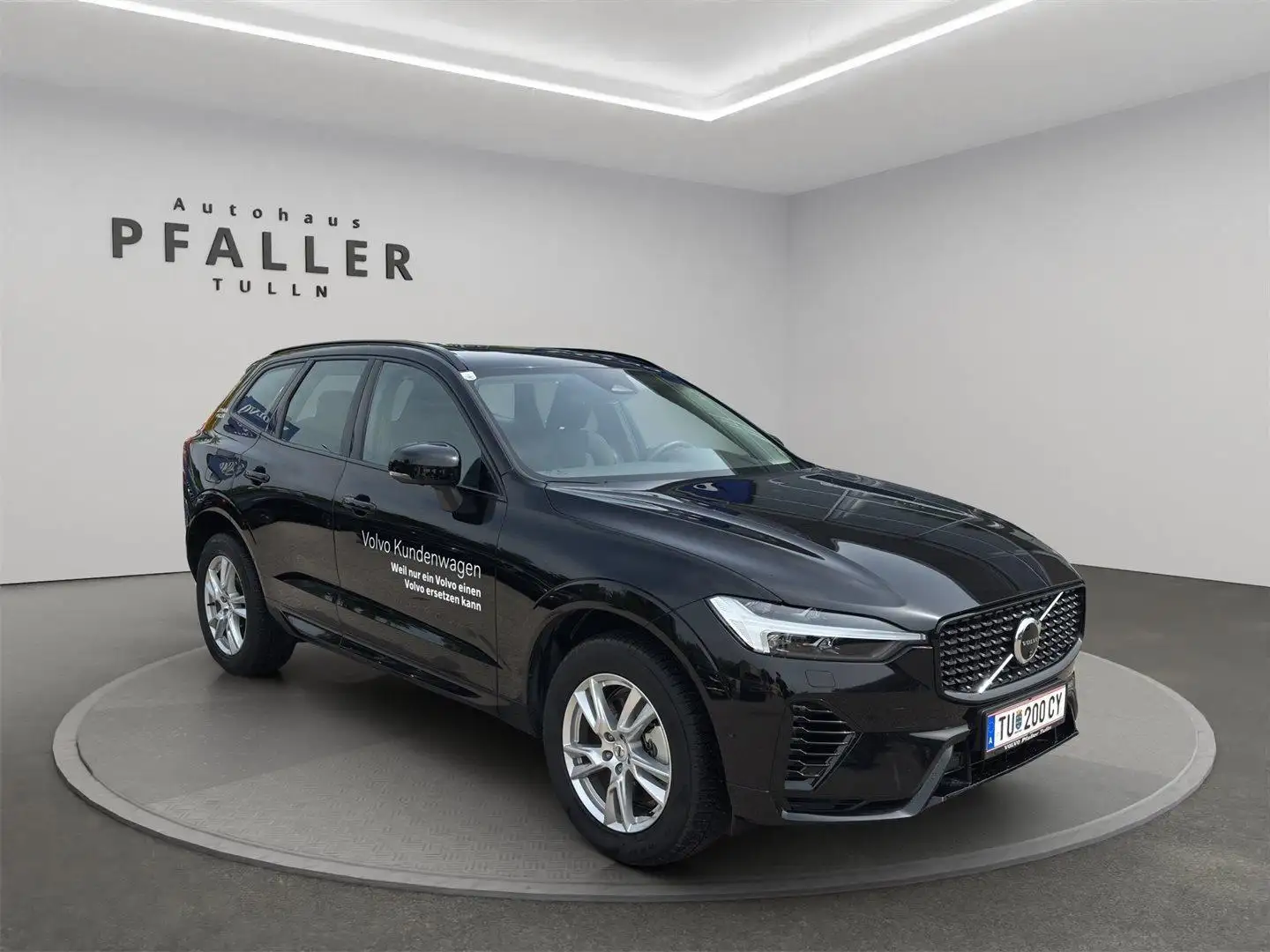 Volvo XC60 T6 AWD PHEV Plus Dark Schwarz - 2
