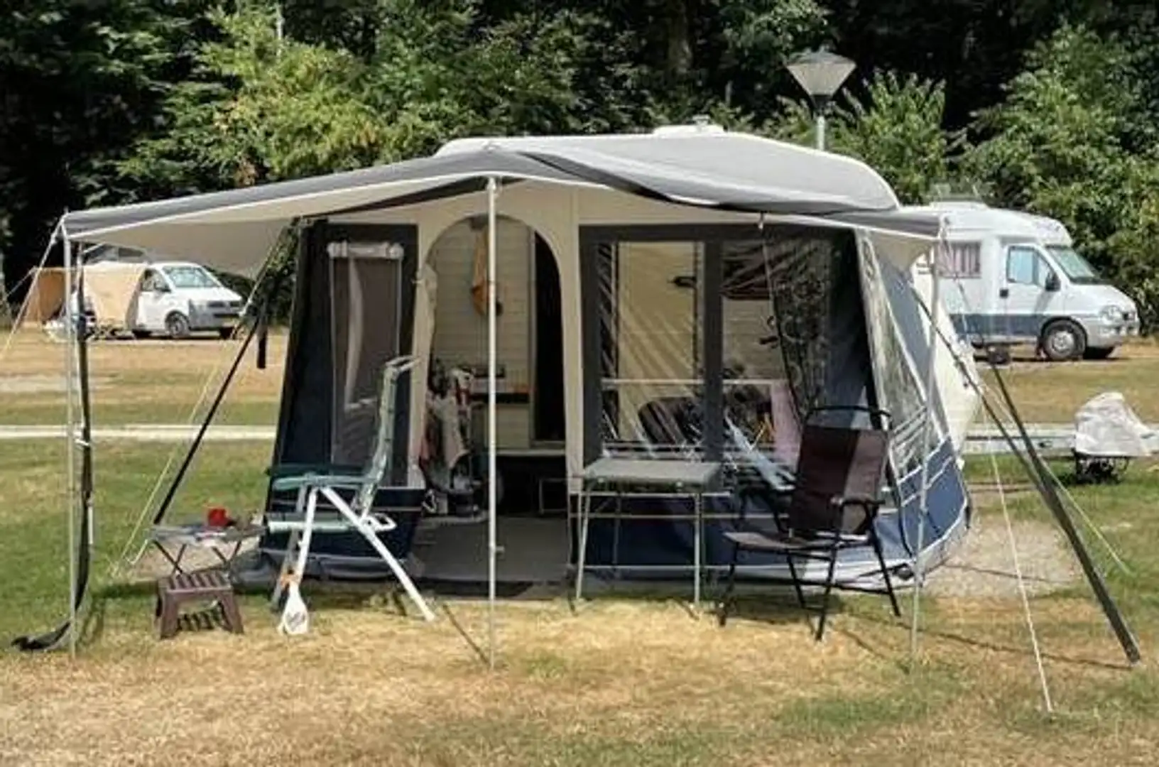 Caravans-Wohnm Knaus CHATEAU LE CAR 330 Weiß - 2