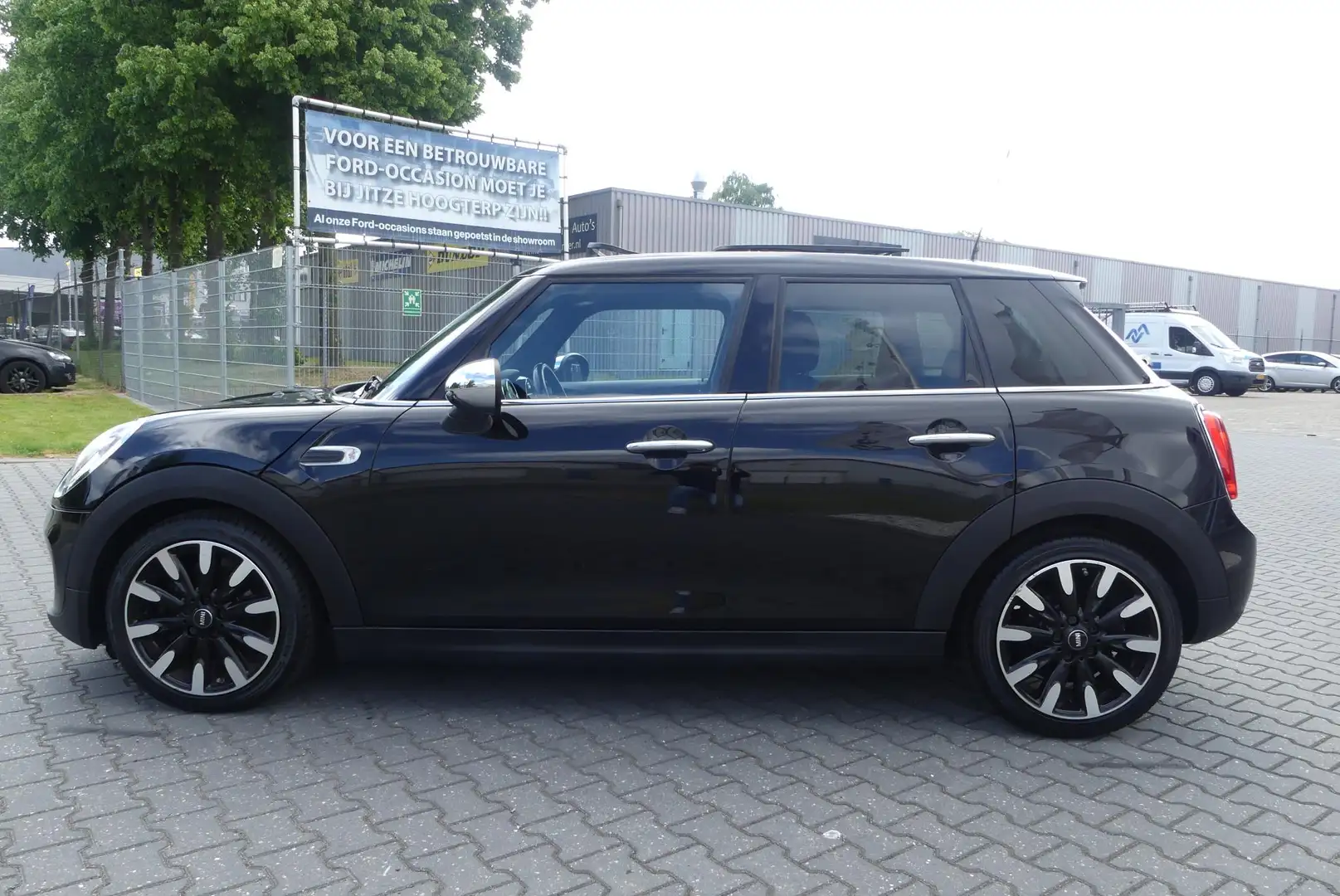 MINI Cooper Mini 1.5 Chili CLIMA, NAVI, PDC, SCHUIF/KANTELDAK, Zwart - 2