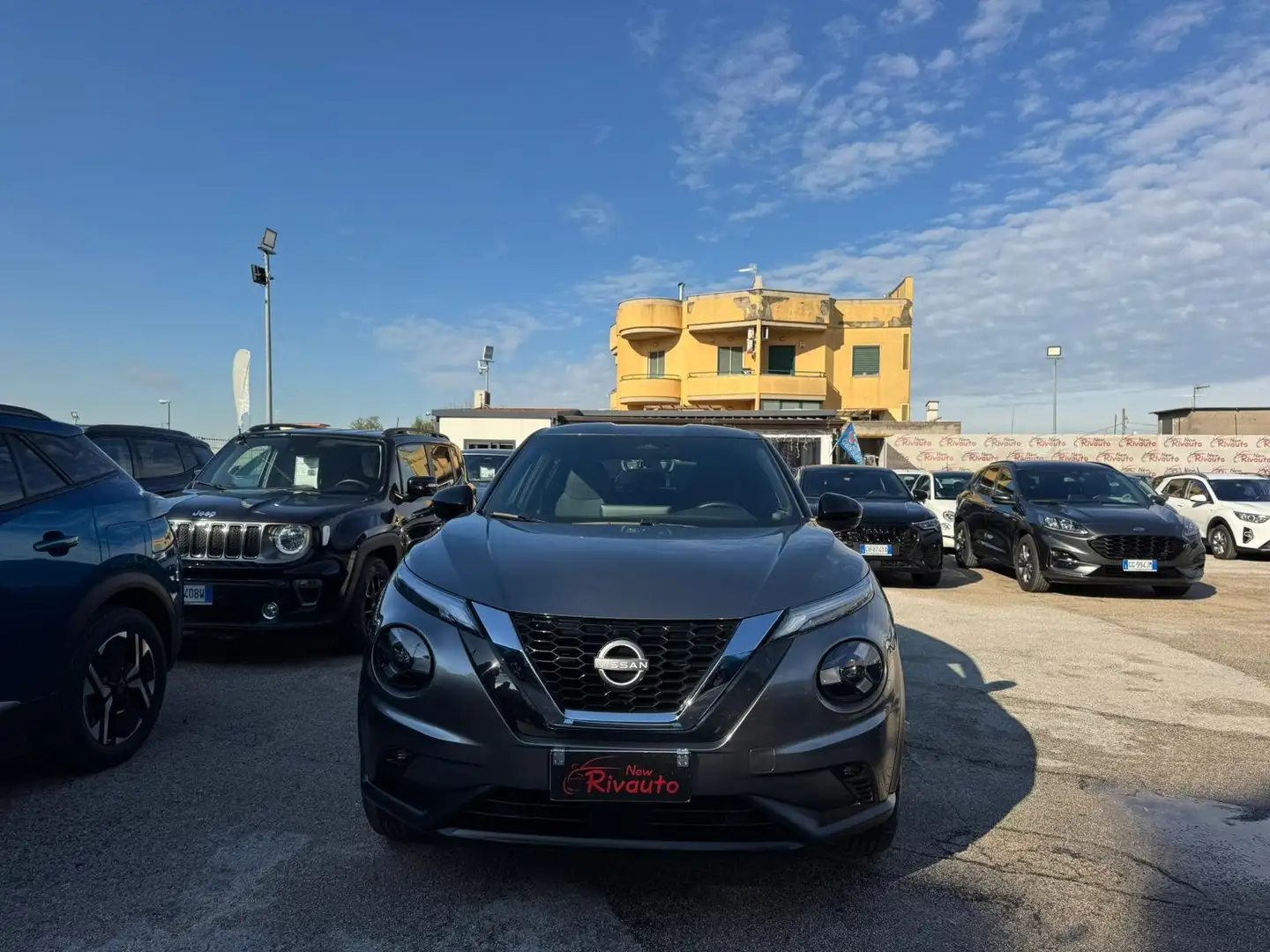 Nissan Juke Juke 1.0 dig-t N-Connecta 114cv Gris - 1