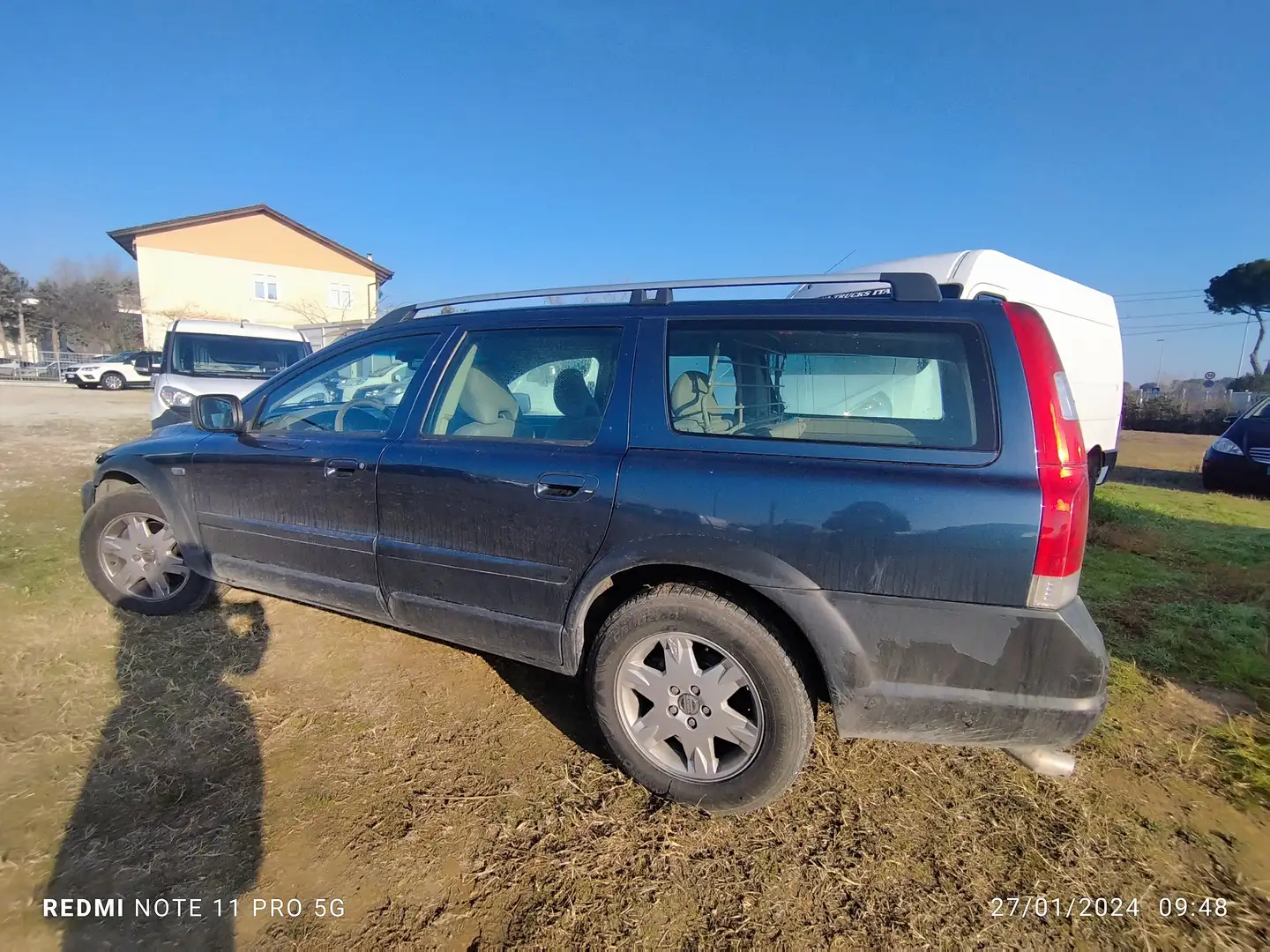 Volvo XC70 24 d5 Kinetic awd 185cv Bleu - 2