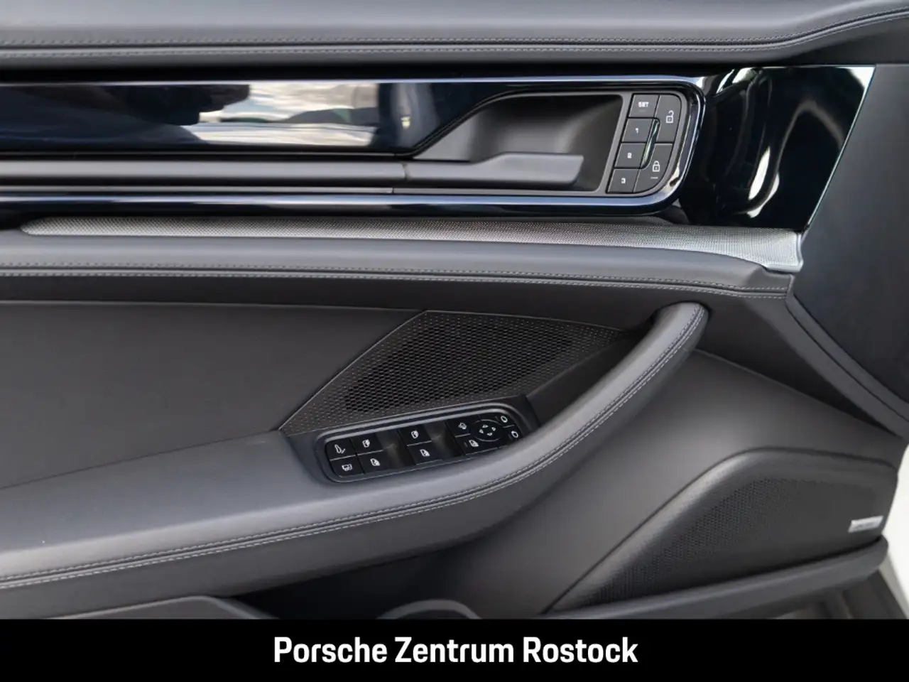 Porsche Panamera 4S E-Hybrid InnoDrive HA-Lenkung HUD, миниатюра 16