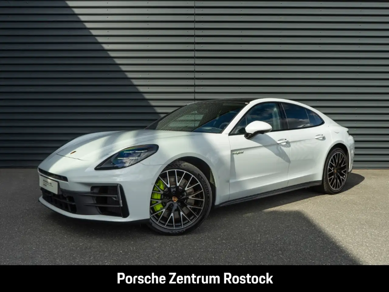 Porsche Panamera 4S E-Hybrid InnoDrive HA-Lenkung HUD