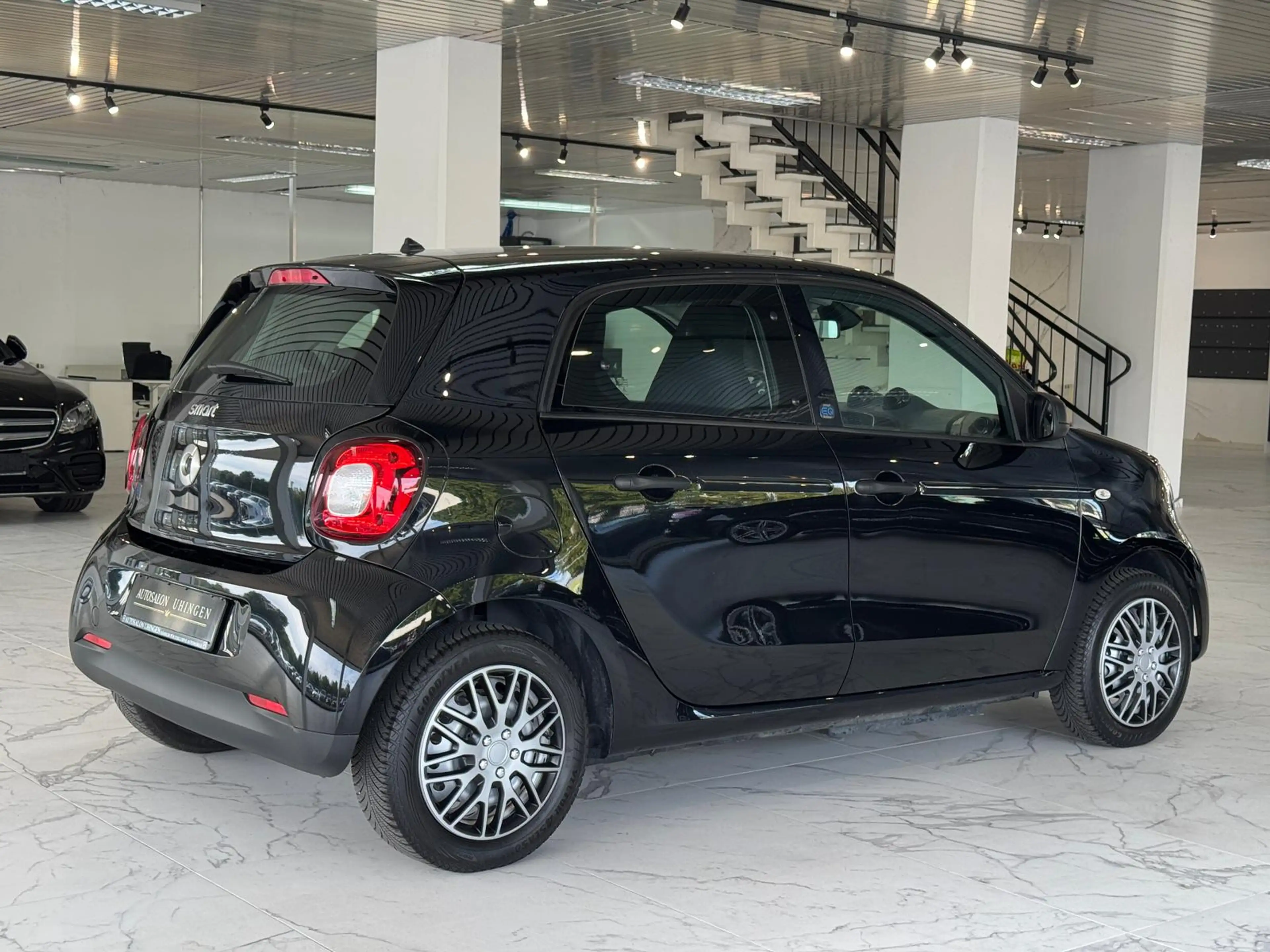 smart forFour EQ COOL&AUDIO*SITZH*LED*TEMPOM*DAB*22KW* — photo 4
