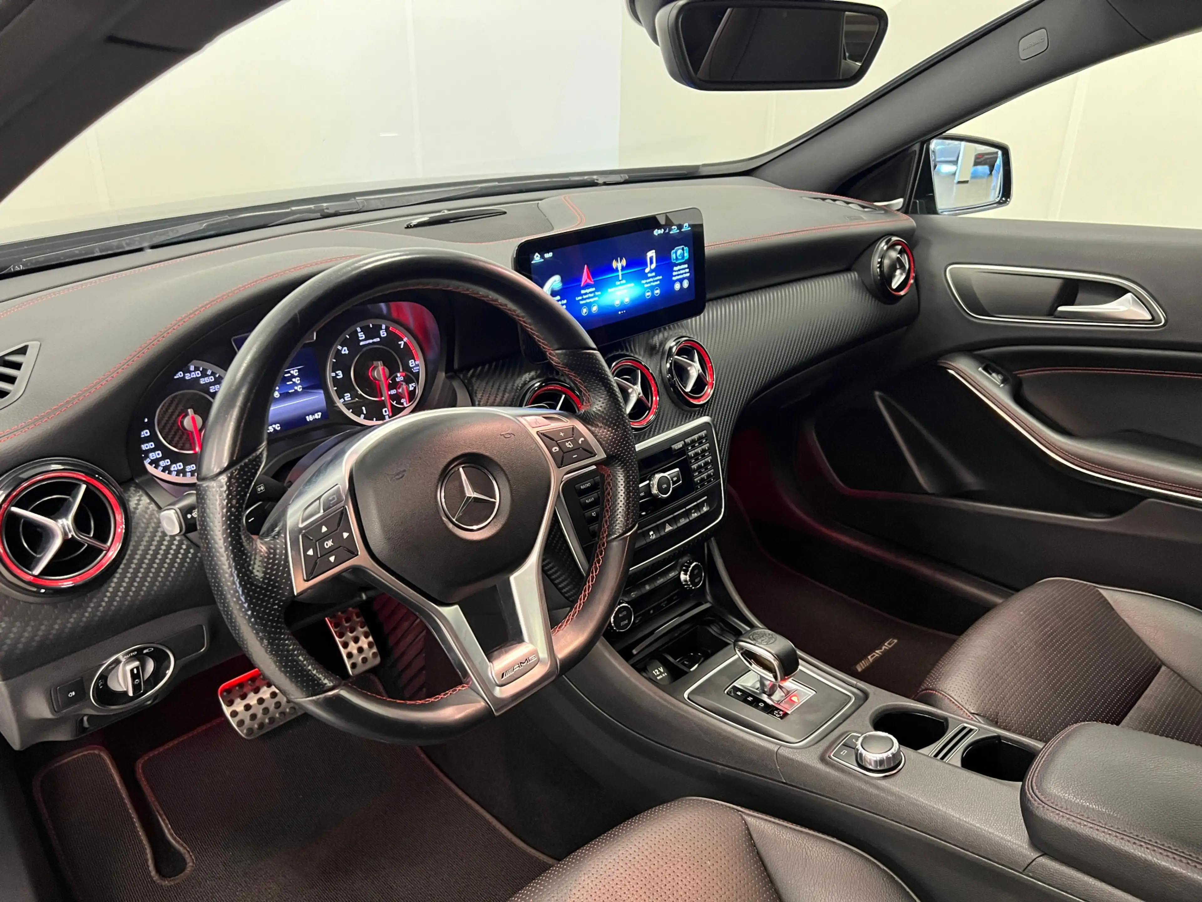 Mercedes-Benz A 45 AMG 4MATIC / CRUISE.C / STOELVERW. / LEDER / CAMERA / — photo 9
