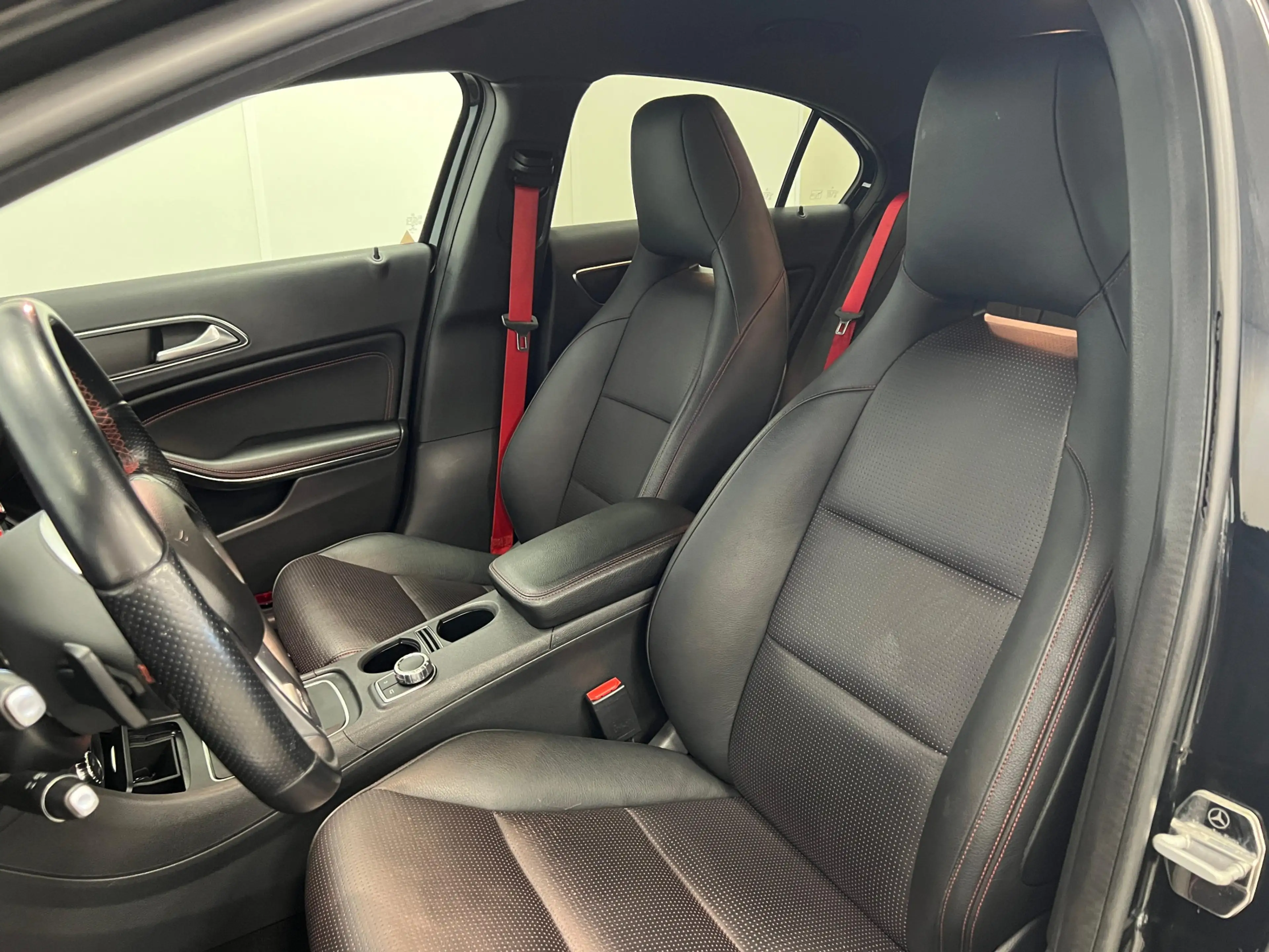 Mercedes-Benz A 45 AMG 4MATIC / CRUISE.C / STOELVERW. / LEDER / CAMERA / — photo 12