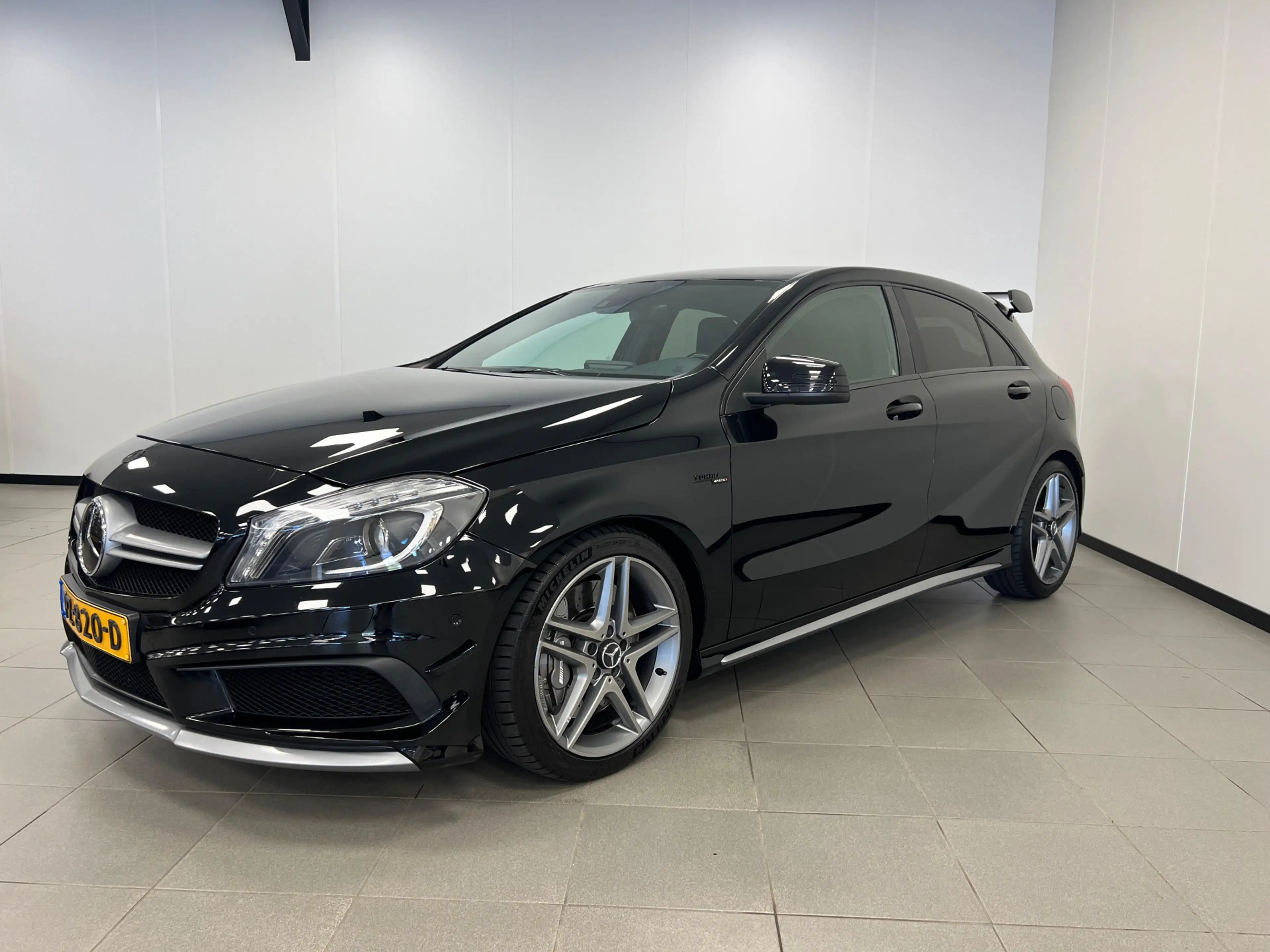 Mercedes-Benz A 45 AMG 4MATIC / CRUISE.C / STOELVERW. / LEDER / CAMERA / — photo 4