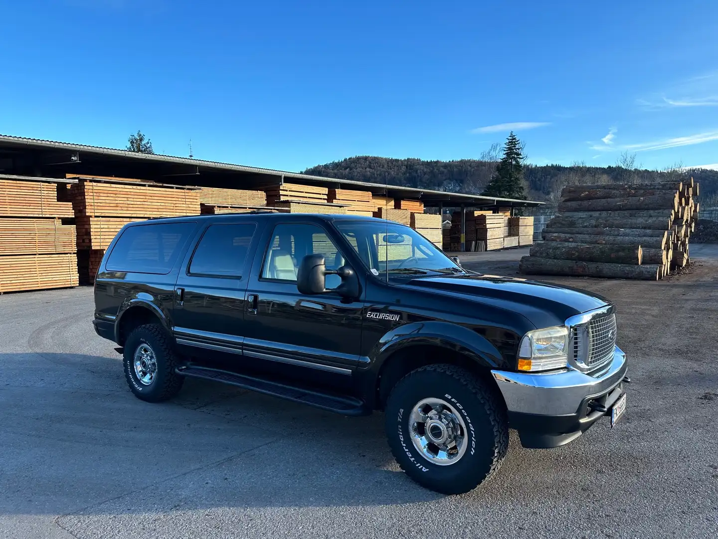 Ford Excursion XLT crna - 2