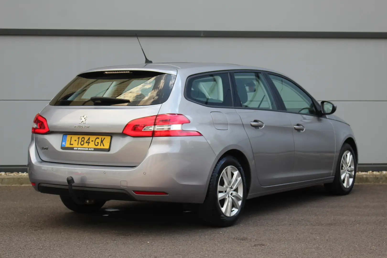 Peugeot 308 SW 1.2 Blue Lease Active | Trekhaak | Navi | Clima Grijs - 2
