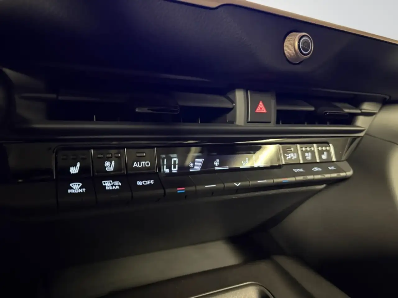 Toyota Crown снимка Toyota Crown