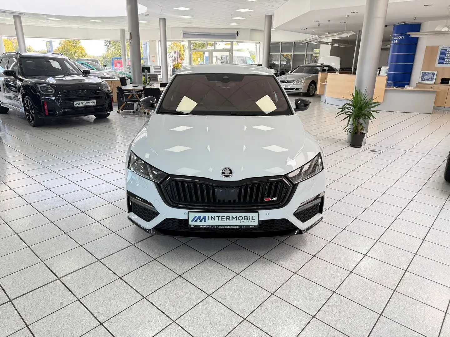 Skoda Octavia 2.0 TDI RS Plus 4x4*H-Up*Standhzg*Kamera Weiß - 2