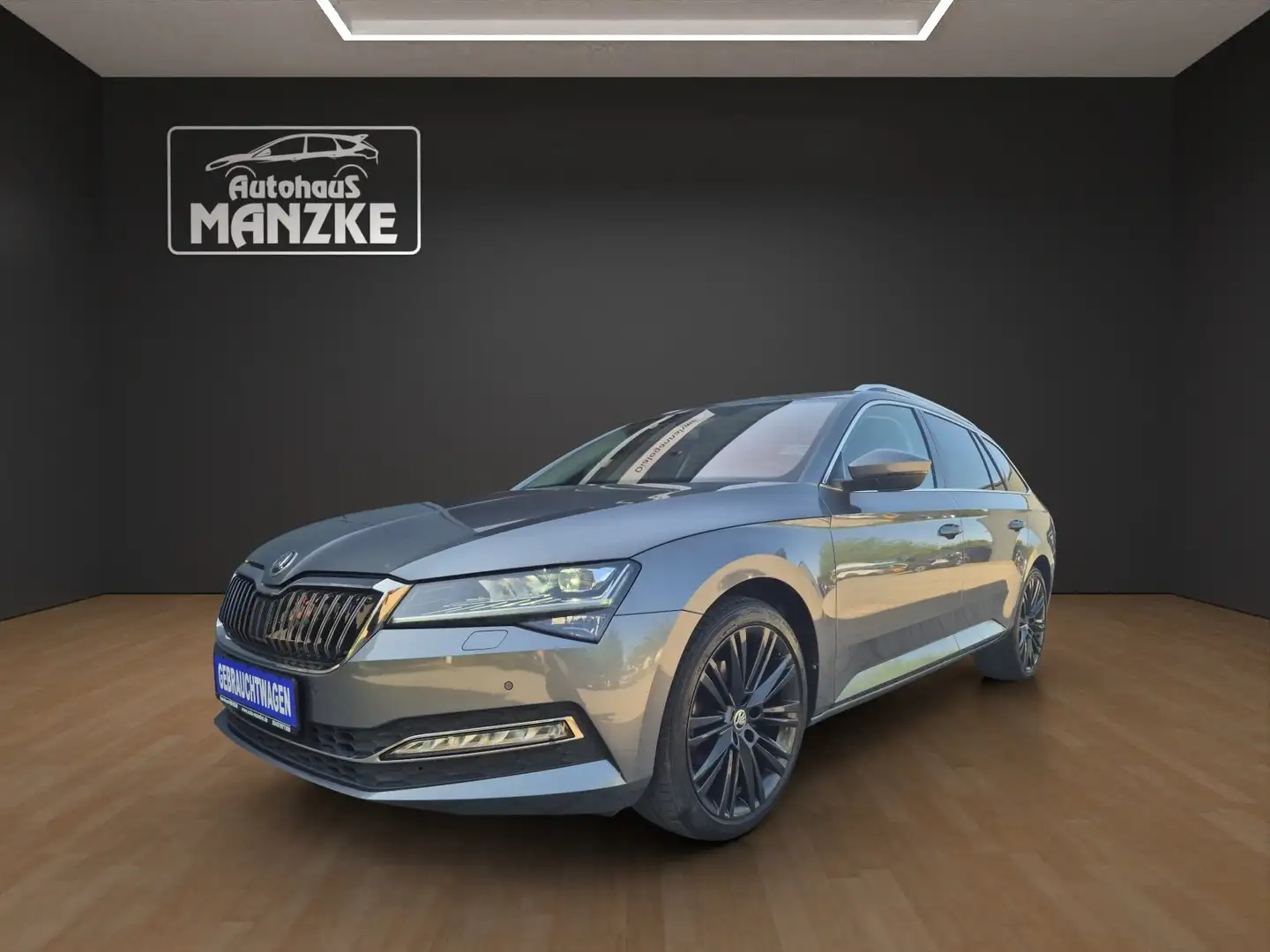 Skoda Superb Combi 2.0TDI DSG Style 4x4 / 19" / CarPlay / AHK Grau - 1