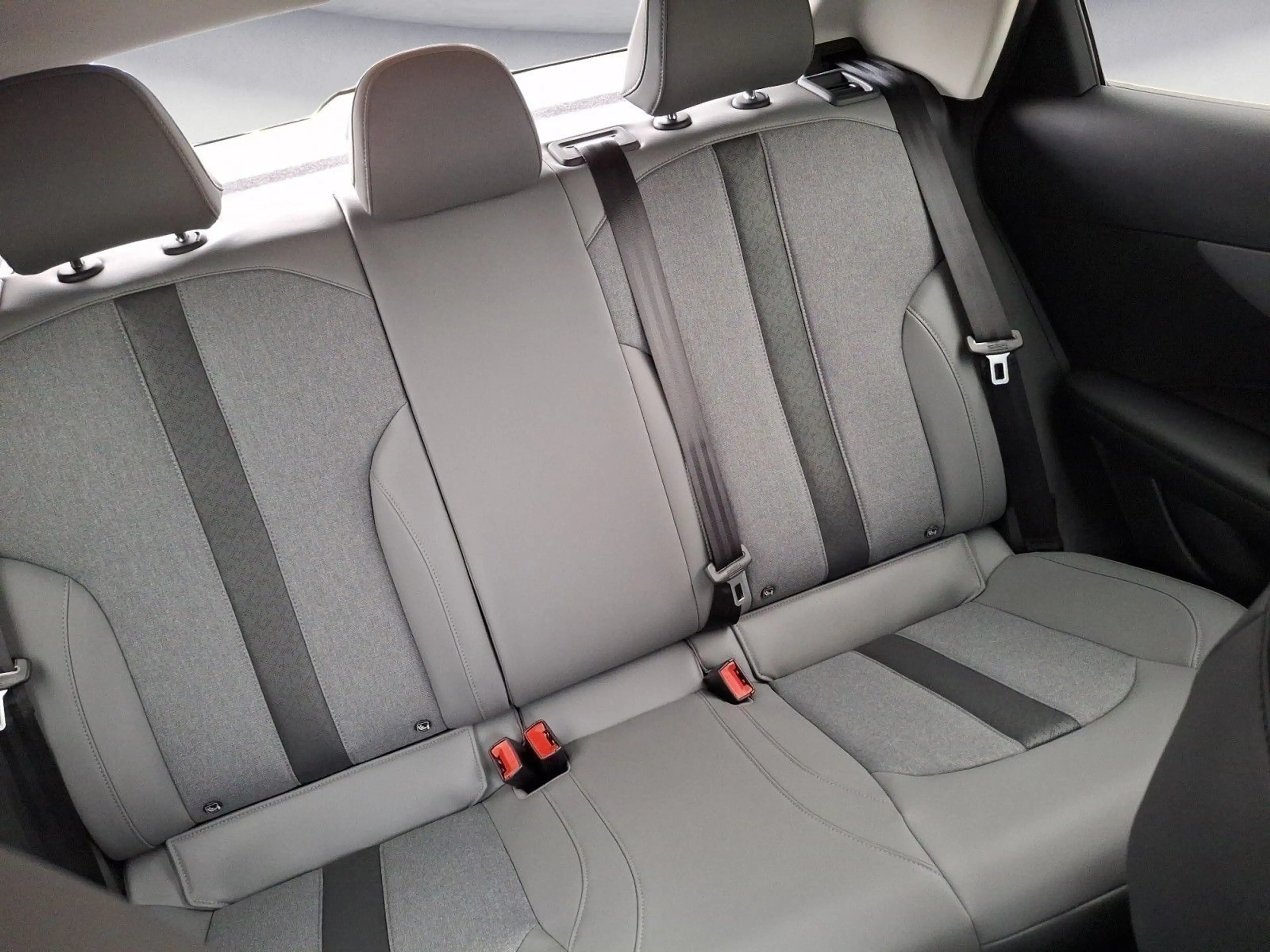 MG MG4 MY26 Premium 452 KM Reichweite 64 KW APPLE C — photo 3