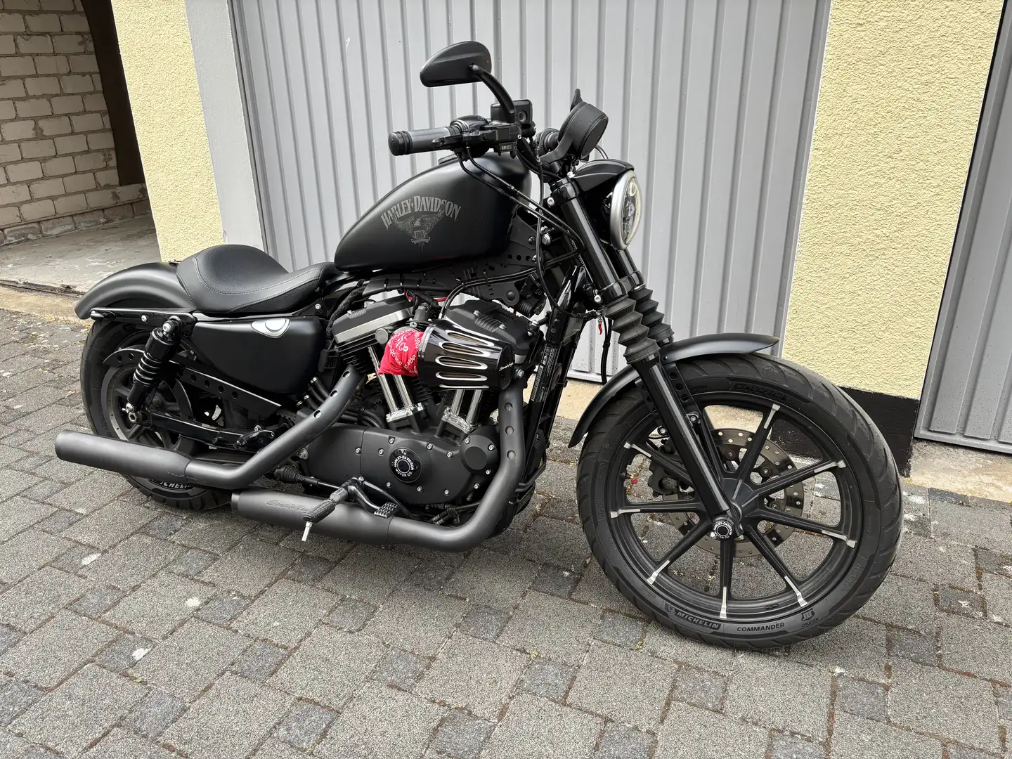 Harley-Davidson Iron 883 Negru - 1
