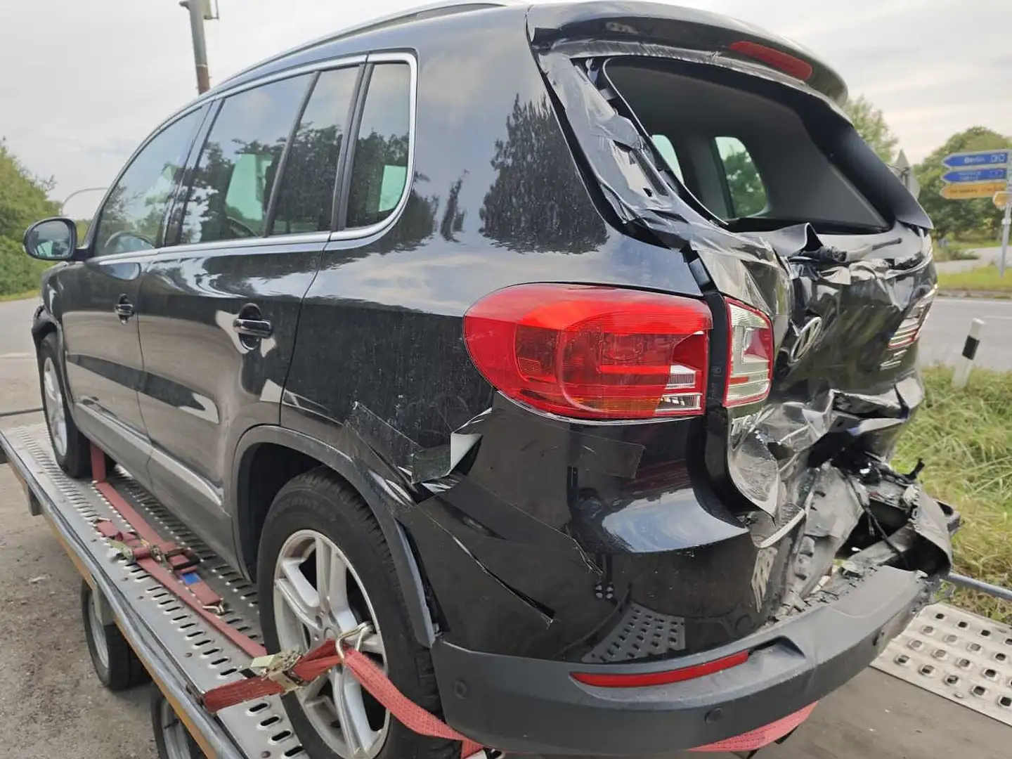 Volkswagen Tiguan 1.4 TSI BlueMotion Technology Sport & Style Noir - 2