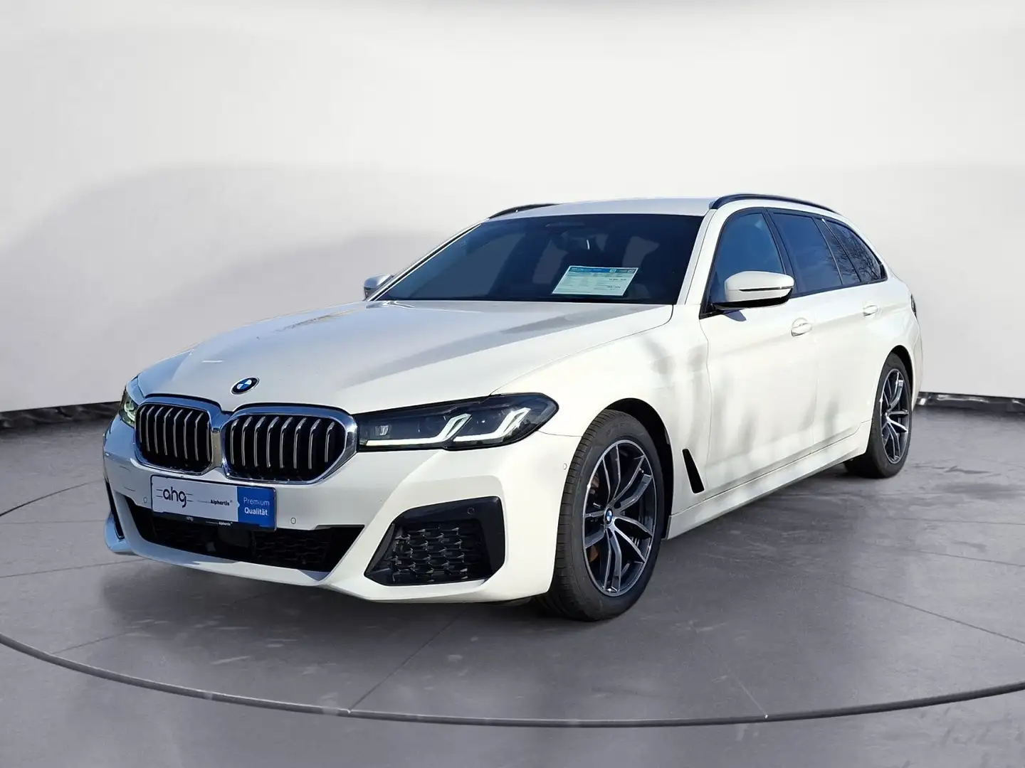 BMW 520 d xDrive Touring M Sportpaket Head Up AHK Weiß - 2