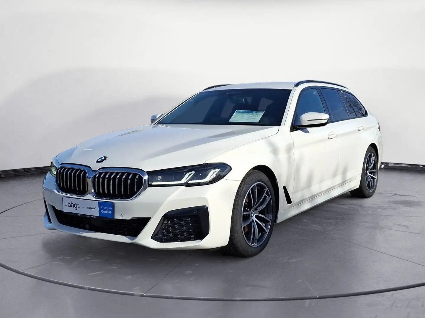 BMW 520 d xDrive Touring M Sportpaket Head Up AHK Weiß - 2