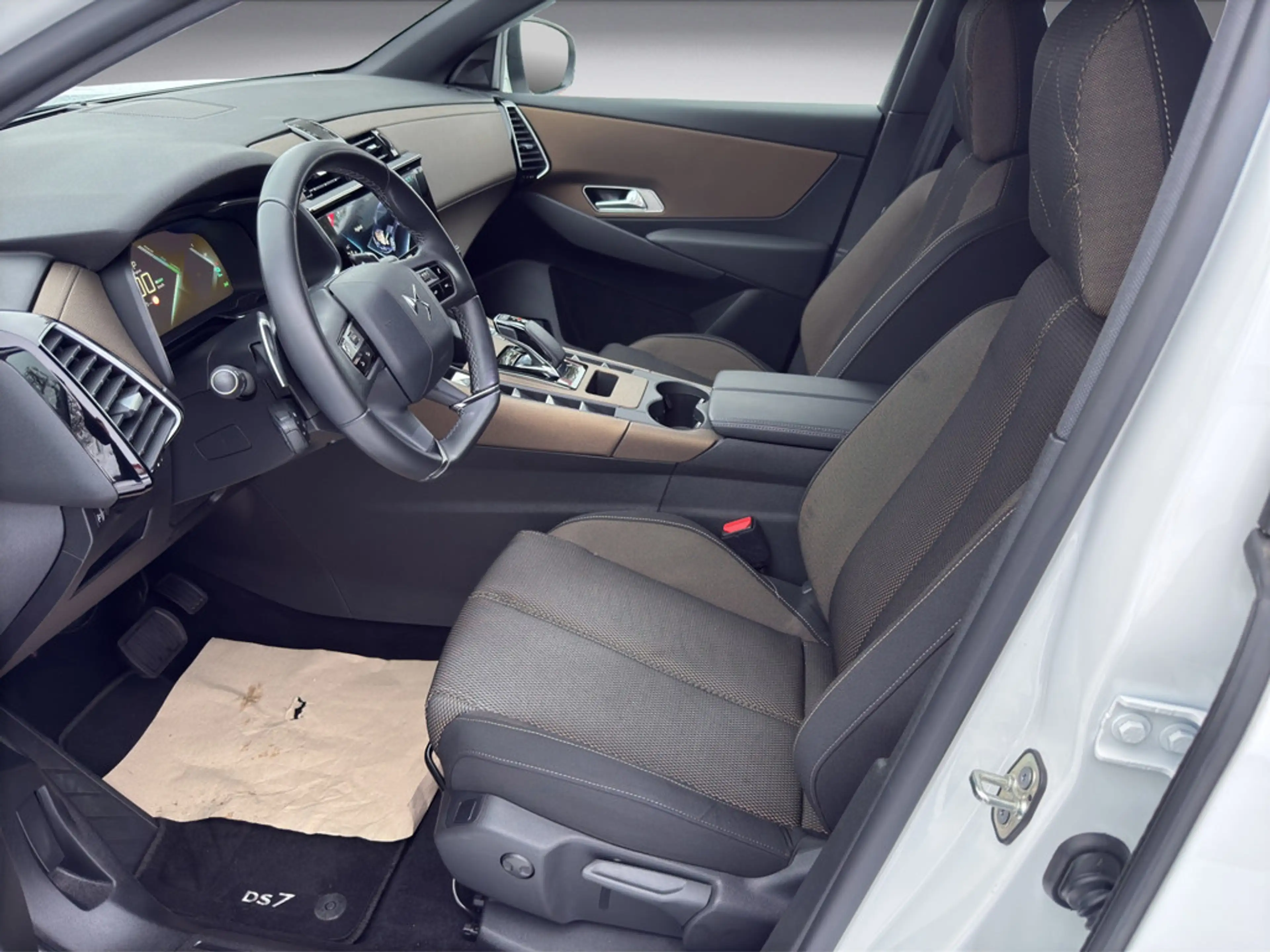 DS Automobiles DS 7 1.6 E-Tense 225 Bastille + — photo 10