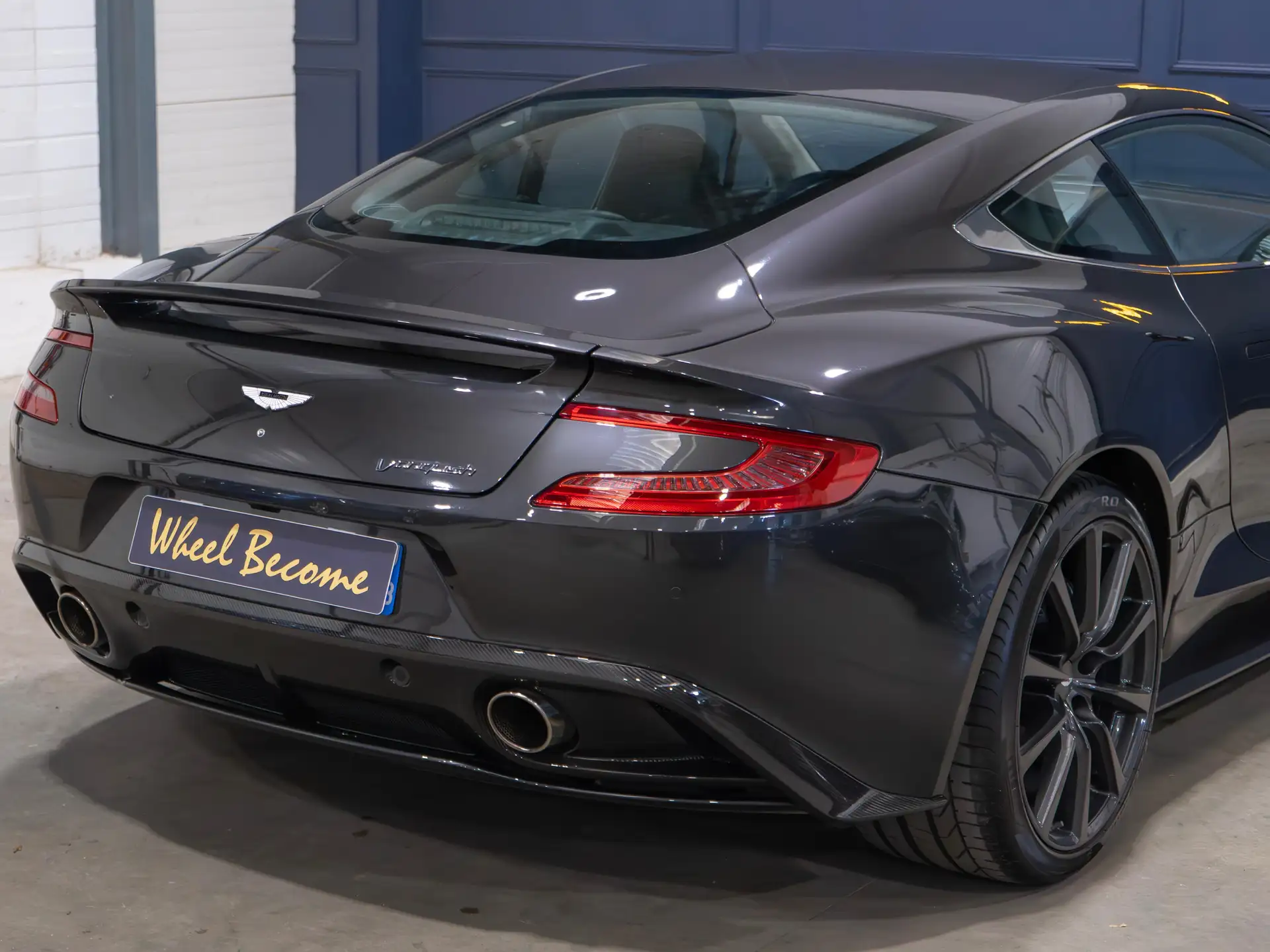 애스턴마틴 뱅퀴시 Coupe 2015 블랙 사진 8