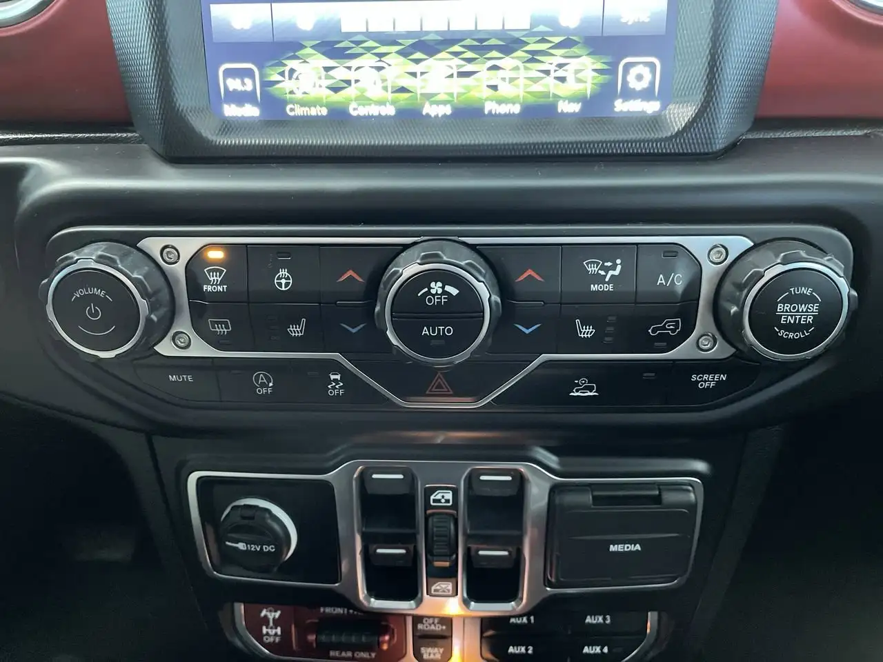 Jeep Wrangler снимка Jeep Wrangler