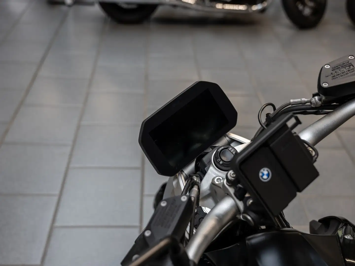 BMW R 1250 R Comfort- Dynamik- Touring-Paket Noir - 2