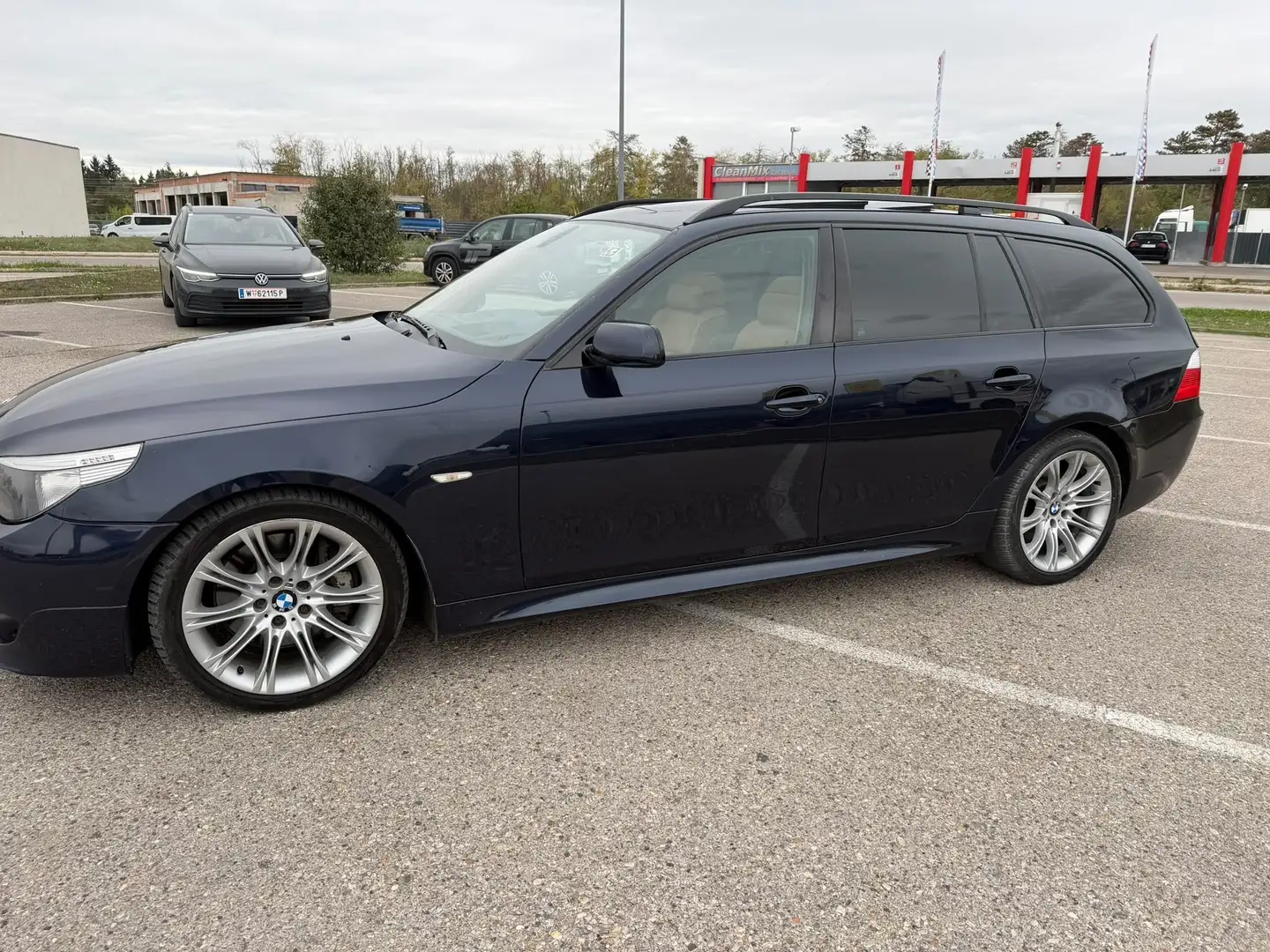 BMW 550 BMW 5er-Reihe M550i E61 V8 M Sport-Paket Vollausta Blau - 2
