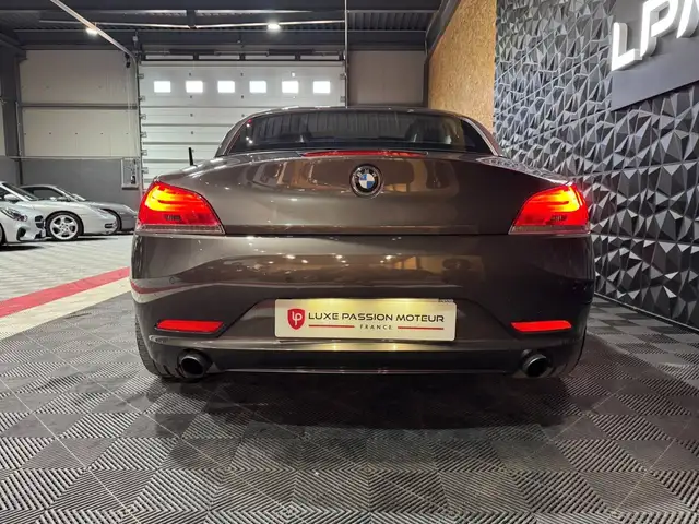 BMW Z4 view 9