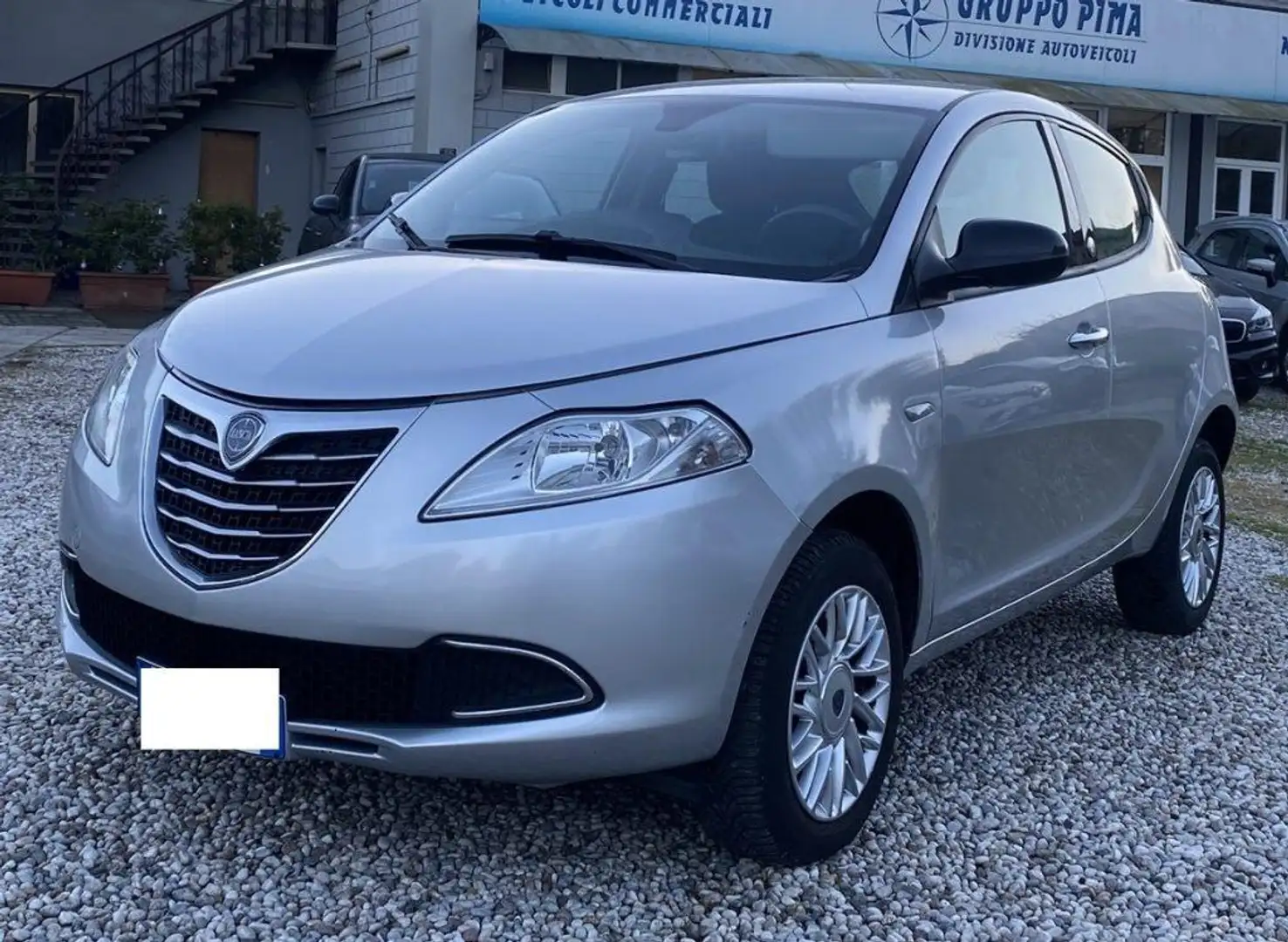 Lancia Ypsilon Ypsilon 0.9 t.air Elefantino ecochic metano 80cv Argent - 1