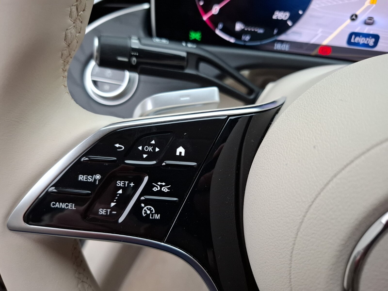 Mercedes-Benz E 300 E300de 4M Avantgarde Advanced Pano HUD Sitzklima — photo 15