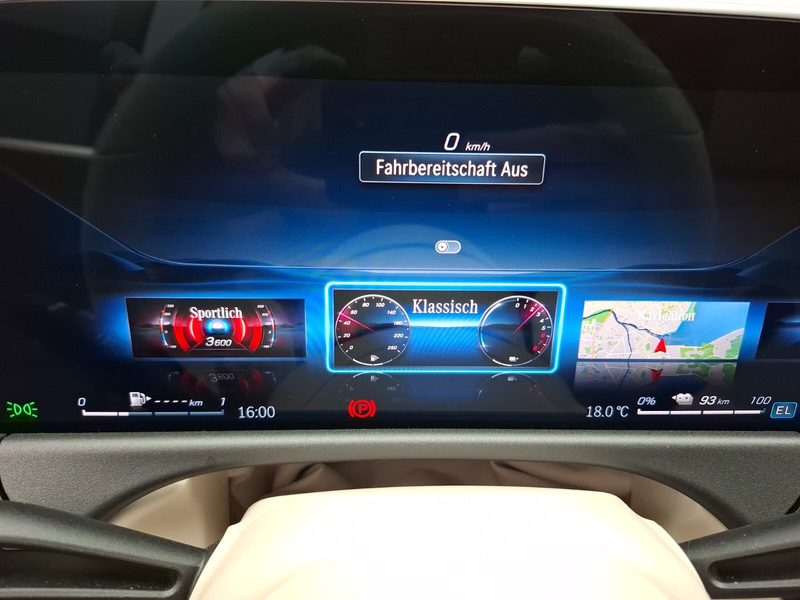 Mercedes-Benz E 300 E300de 4M Avantgarde Advanced Pano HUD Sitzklima — photo 13