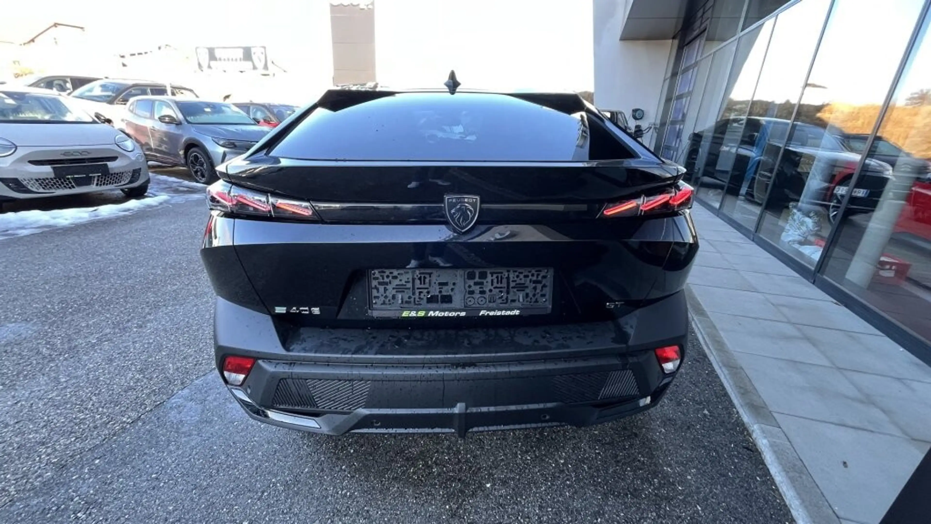 Peugeot 408 Elektro 210 58kWh GT — photo 4
