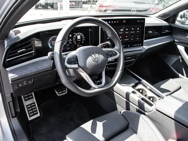 Volkswagen Passat view 8