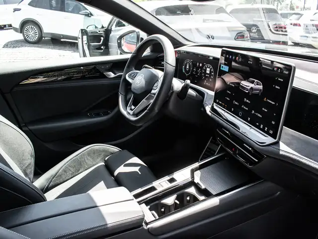 Volkswagen Passat view 7