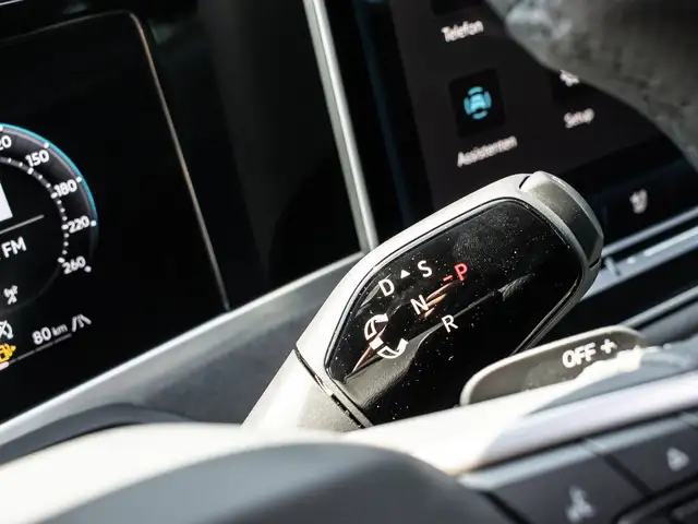 Volkswagen Passat view 13