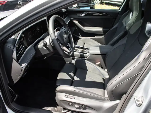Volkswagen Passat view 15