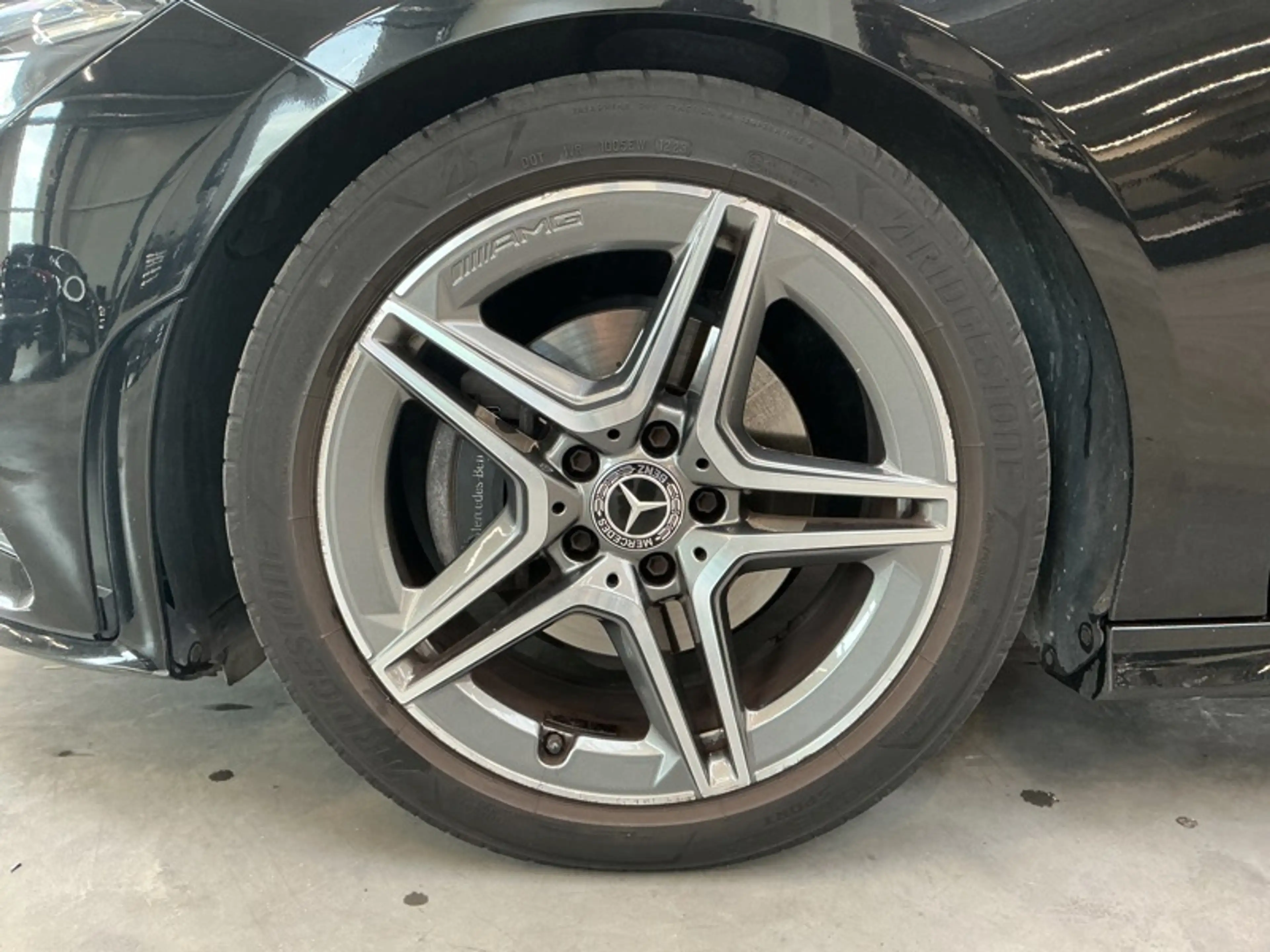 Mercedes-Benz CLA 180 Shooting Brake AMG Line — photo 5
