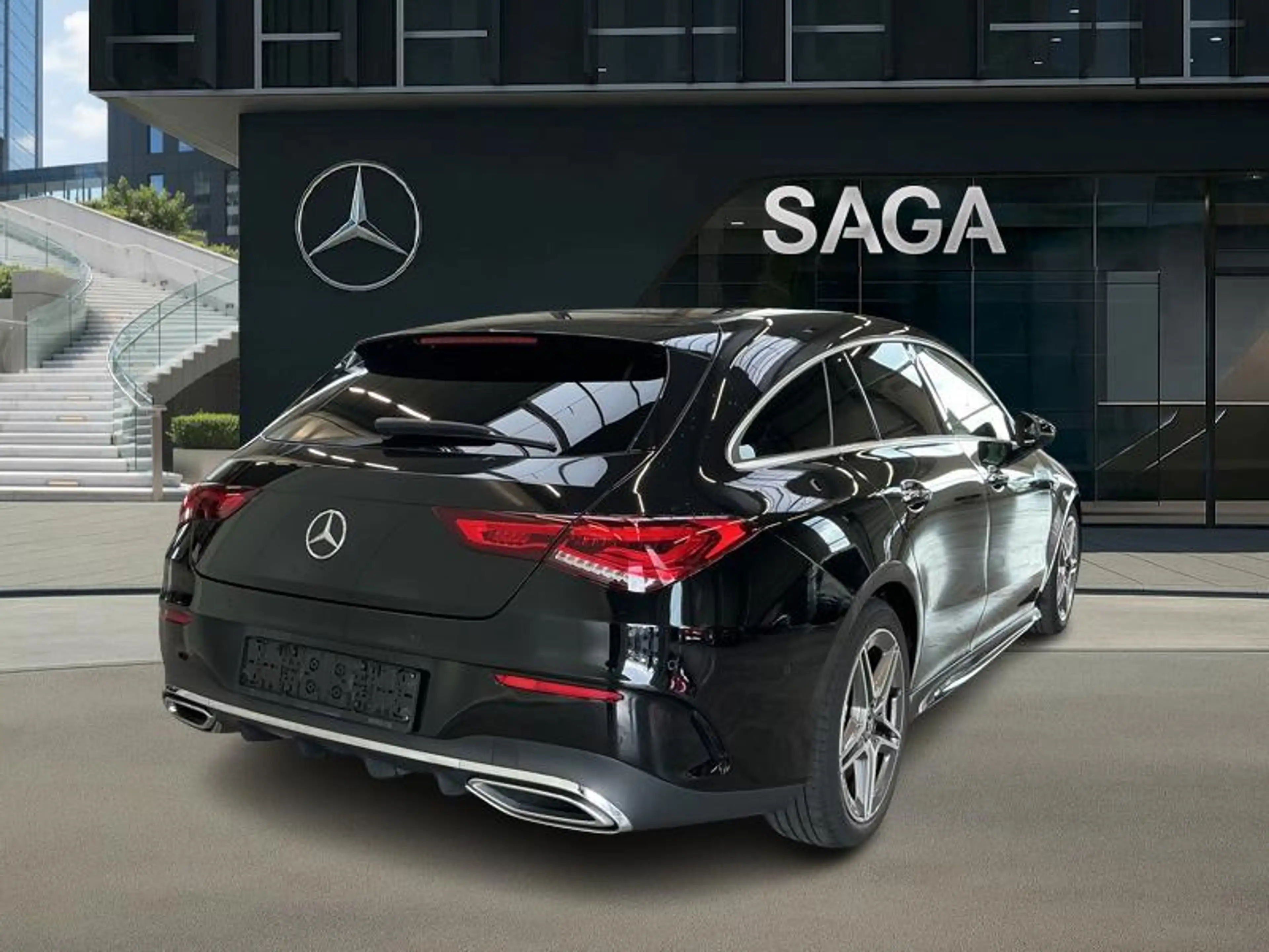 Mercedes-Benz CLA 180 Shooting Brake AMG Line — photo 2