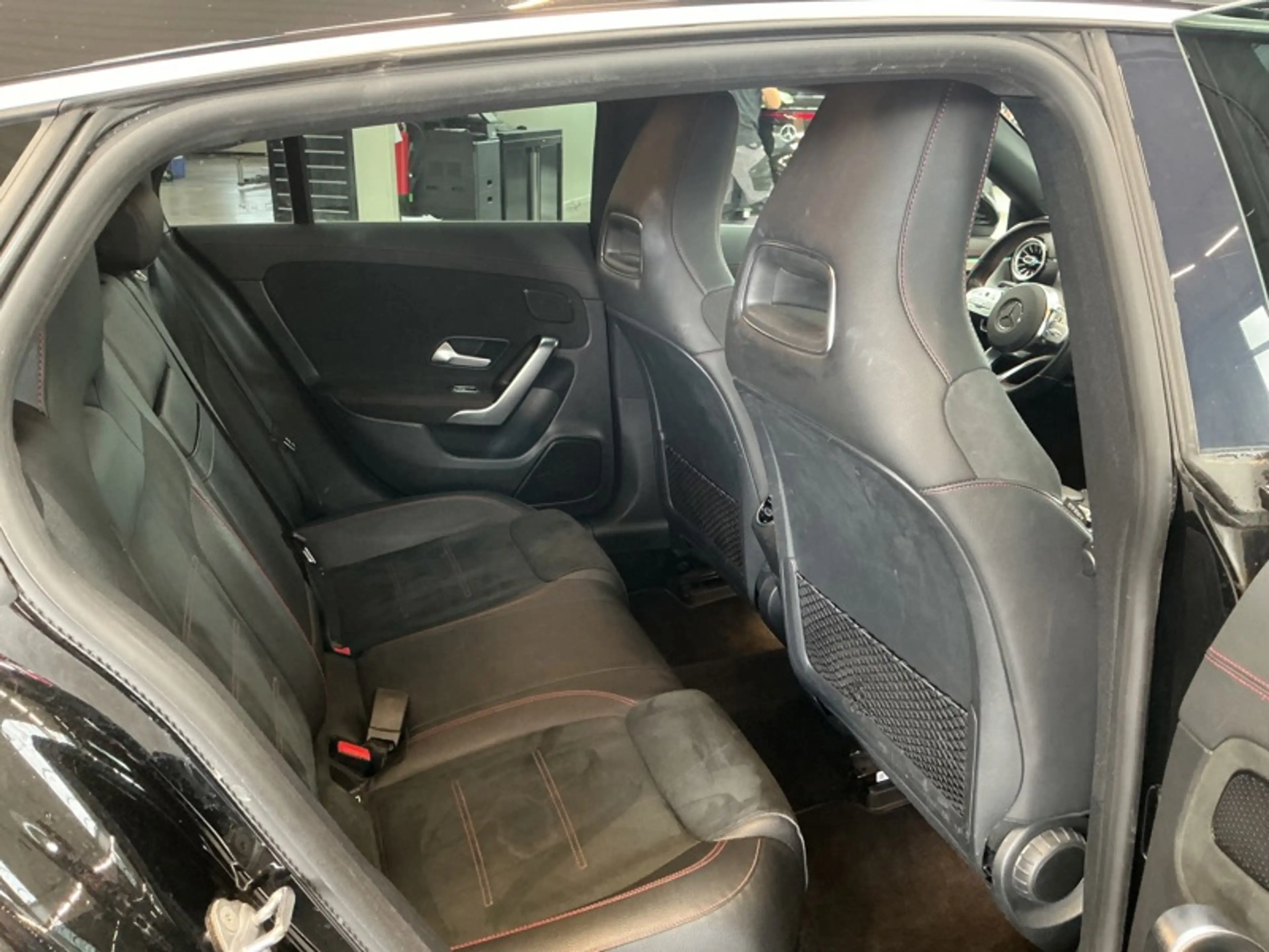 Mercedes-Benz CLA 180 Shooting Brake AMG Line — photo 7