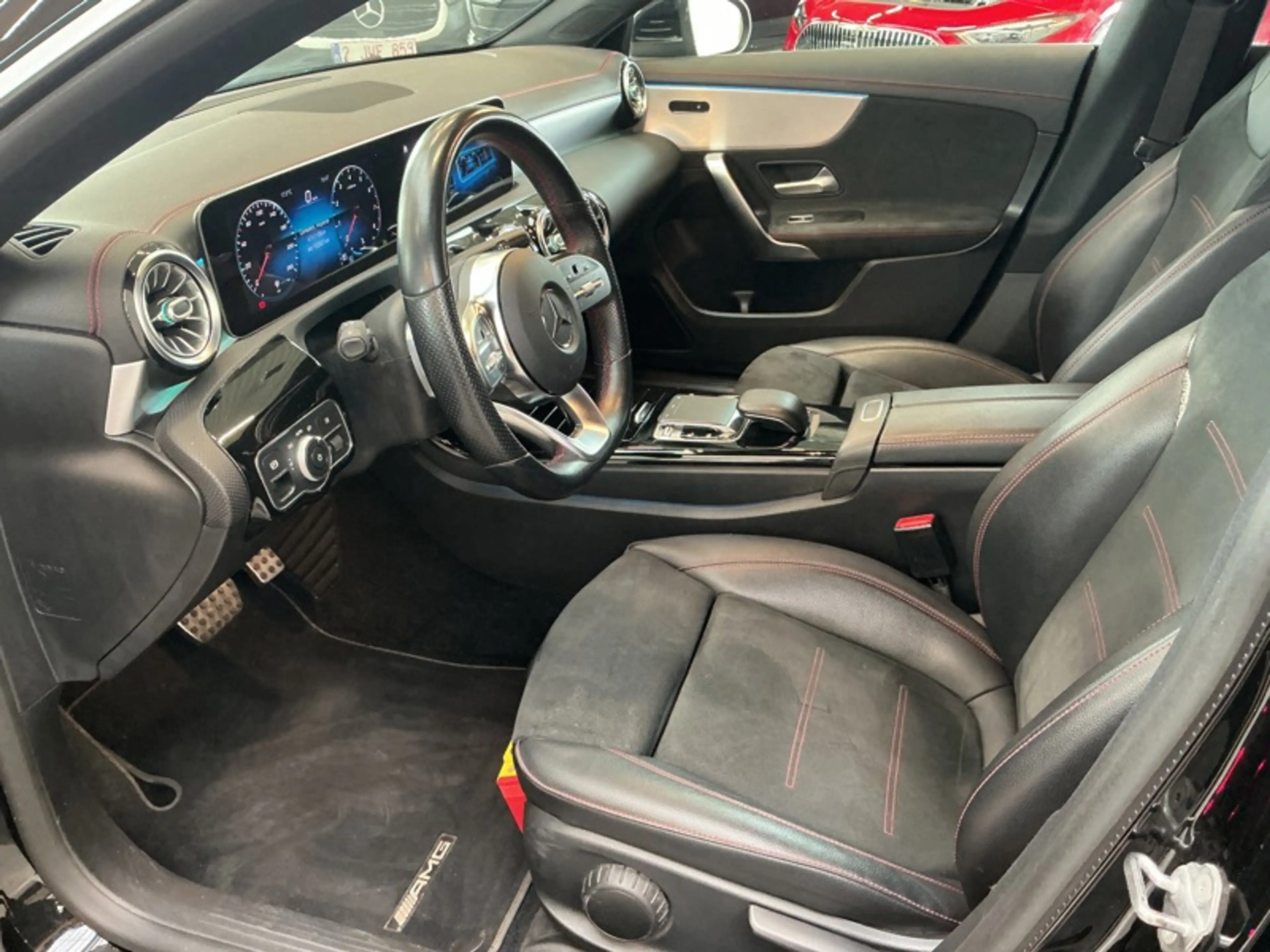 Mercedes-Benz CLA 180 Shooting Brake AMG Line — photo 3